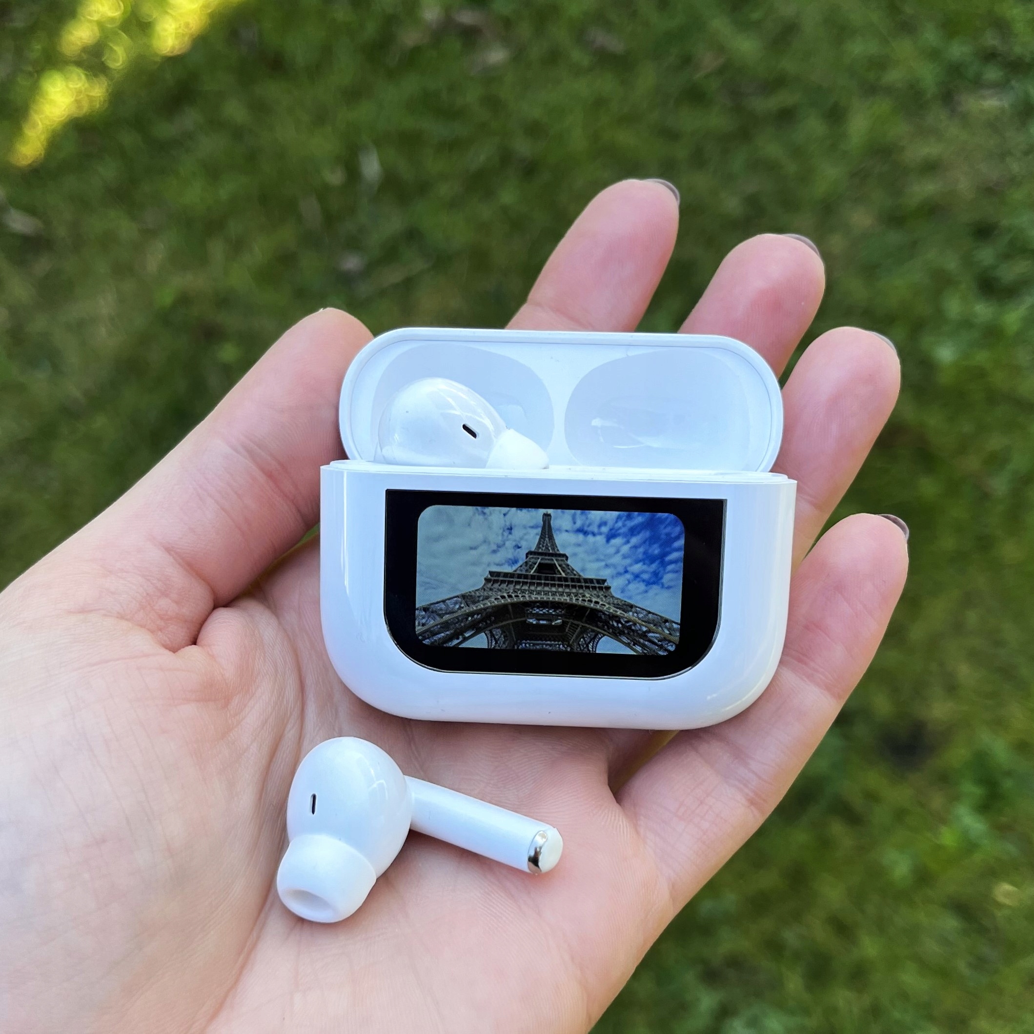 SŁUCHAWKI BEZPRZEWODOWE DOUSZNE DOKANAŁOWE BLUETOOTH BIAŁE WYŚWIETLACZ LED Marka DEVILL