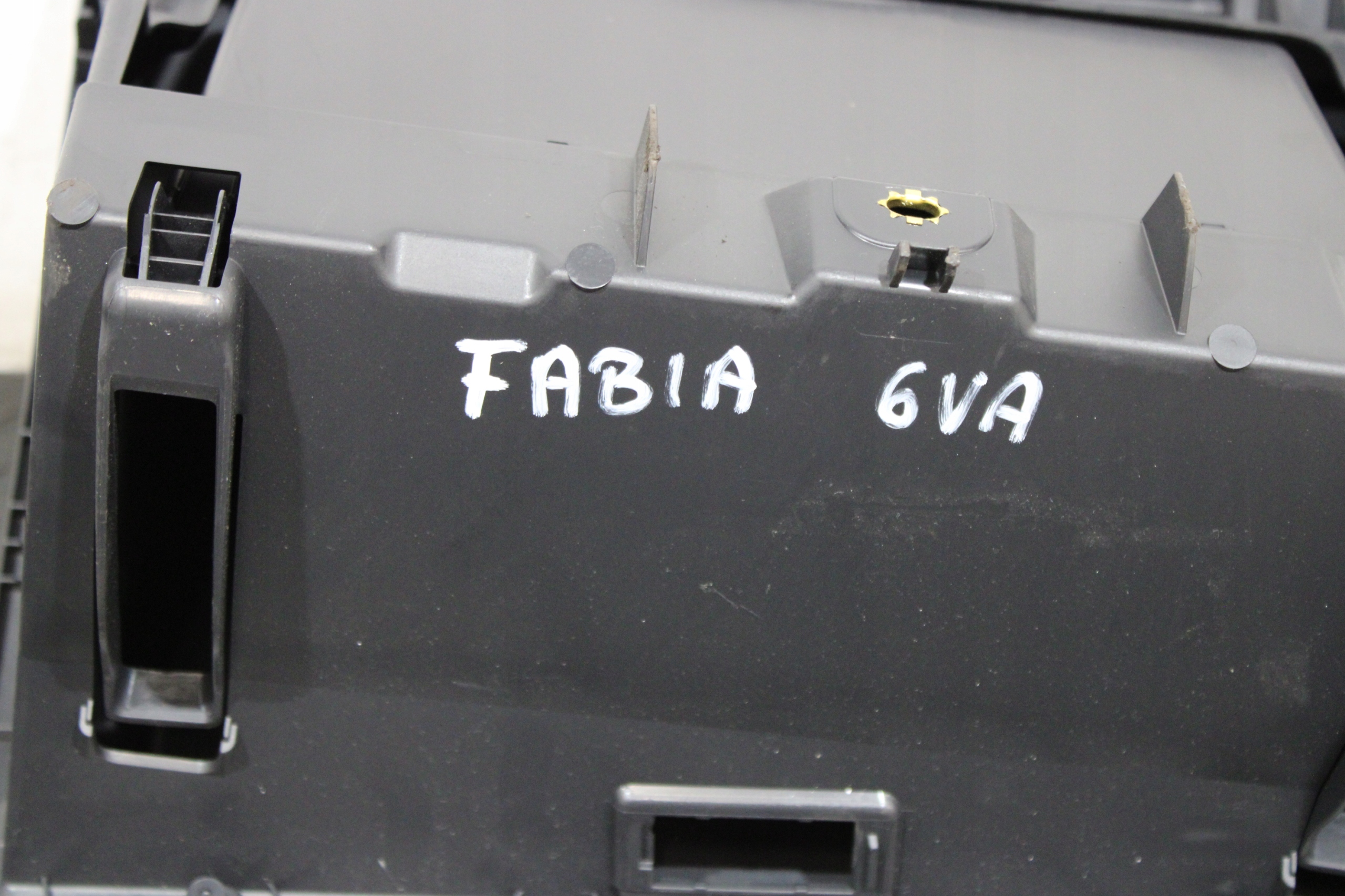 passenger compartment consoles SKODA FABIA IV 4 6VA