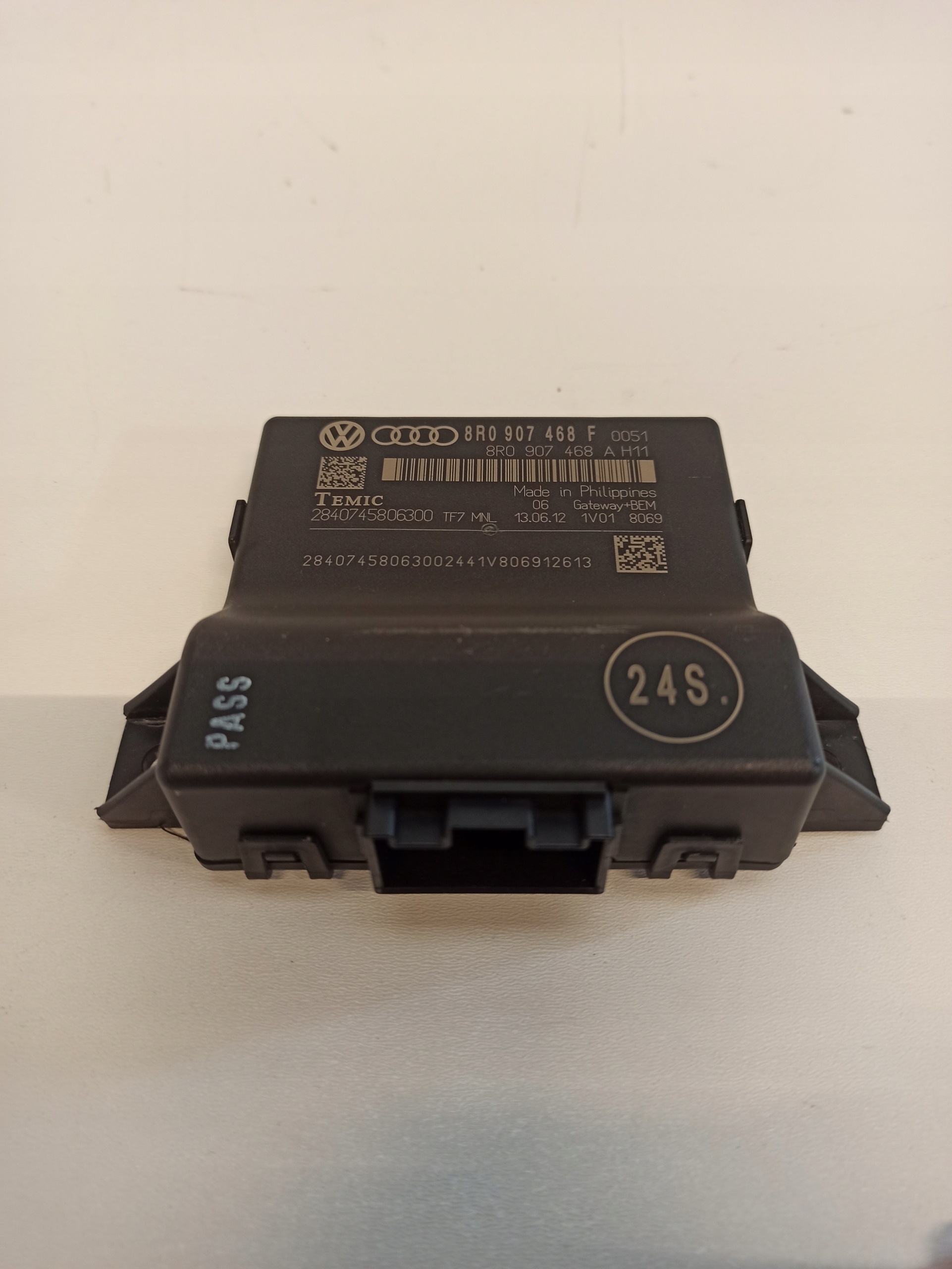 блок комфорта Audi OE 8T0907468F