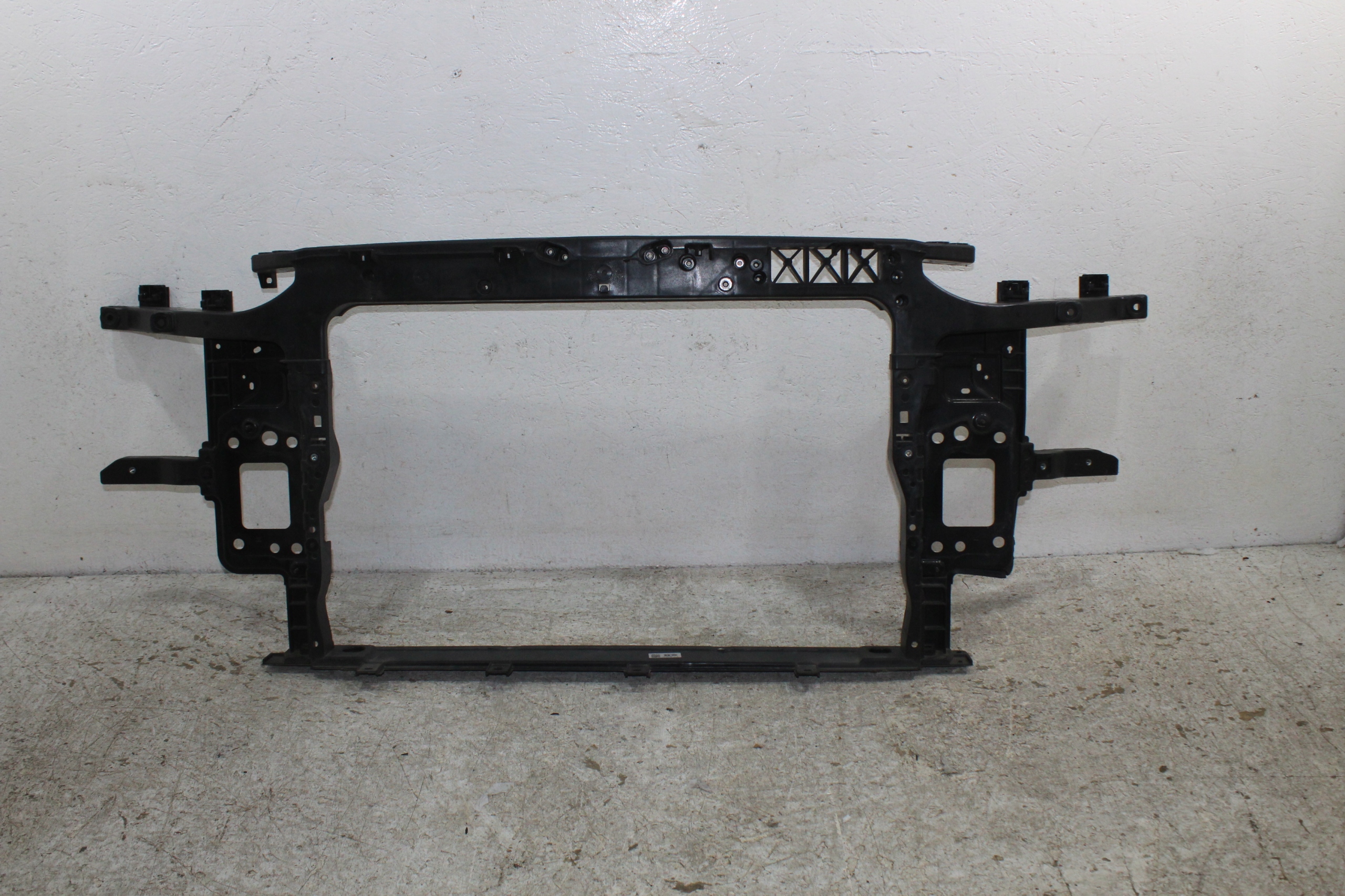 Hyundai Kona pillar iron support panel for radiators 64101-J9000