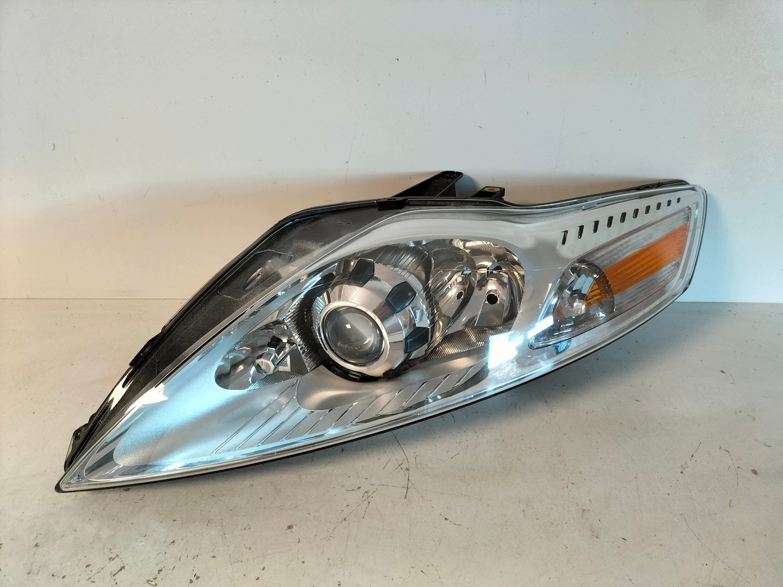 light front reflektor left FORD MONDEO MK4 07- XENON