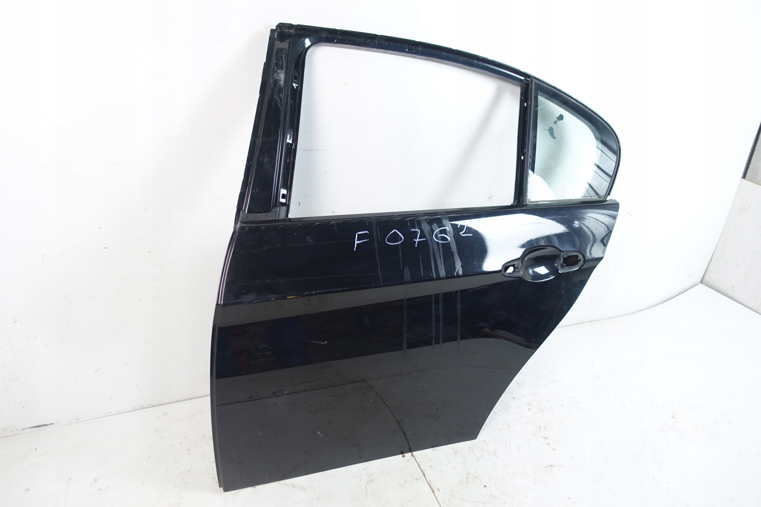 BMW 3 III E90 sedan door left rear part left rear.