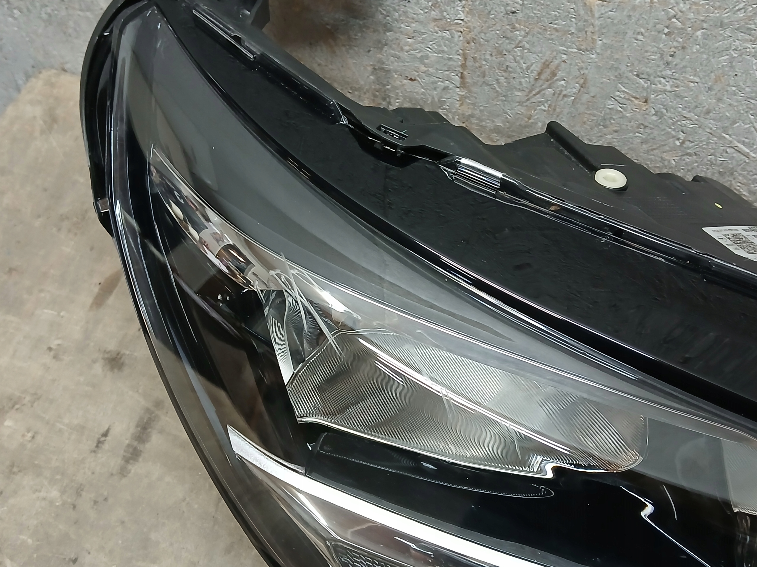 light front right OPEL CORSA F 9829465380