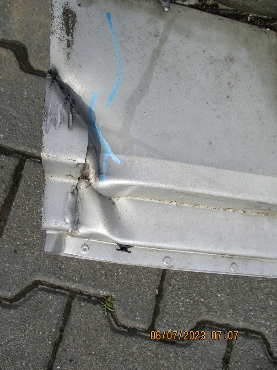 pillar central left AUDI A8 4E0