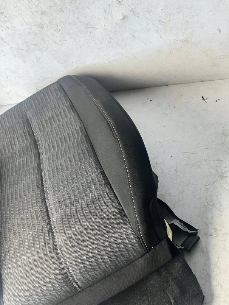 OPARCIE SITZ CORSA F rechts vorne