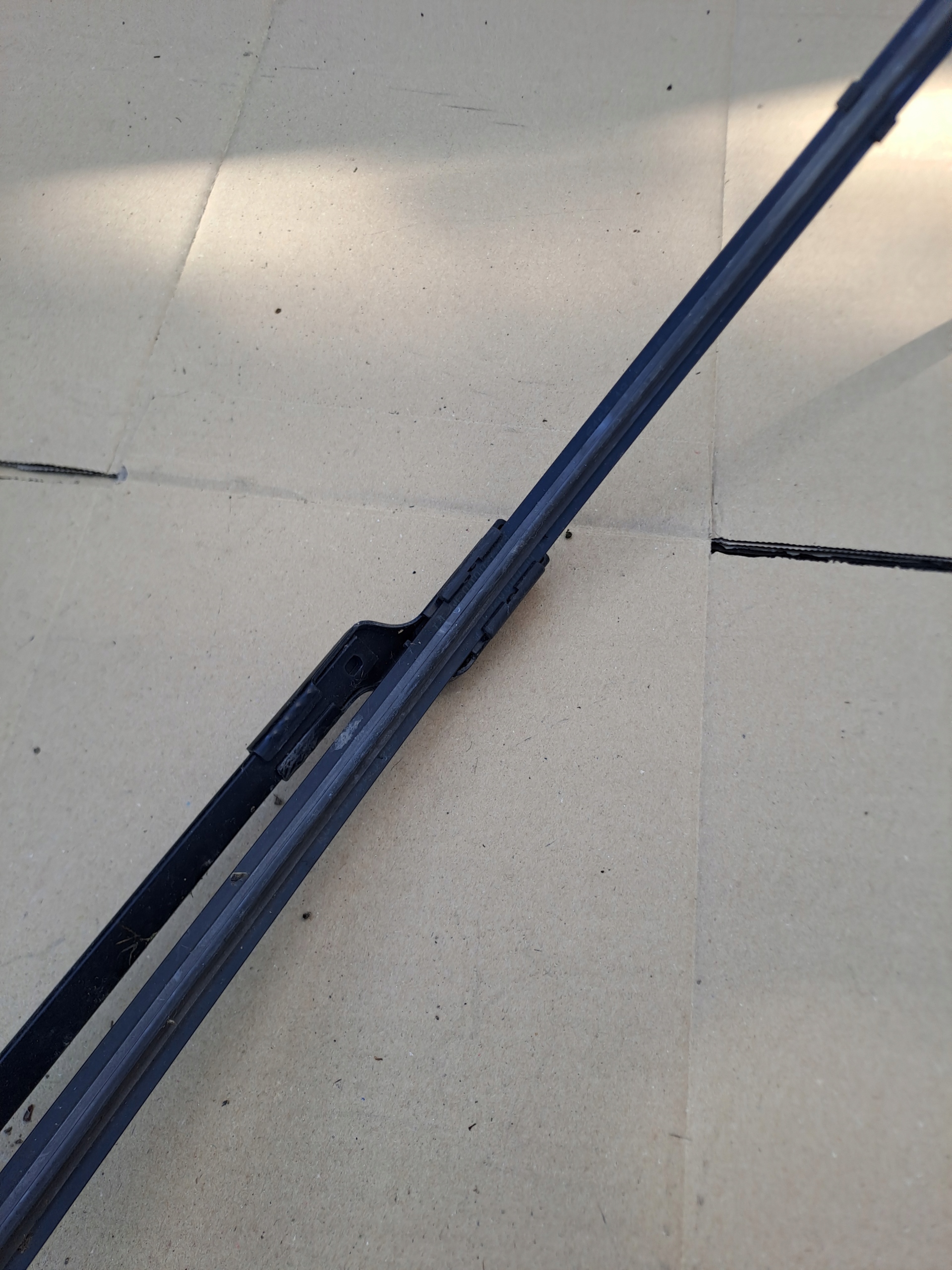 wiper arm front right PEUGEOT 508 and 9686437780