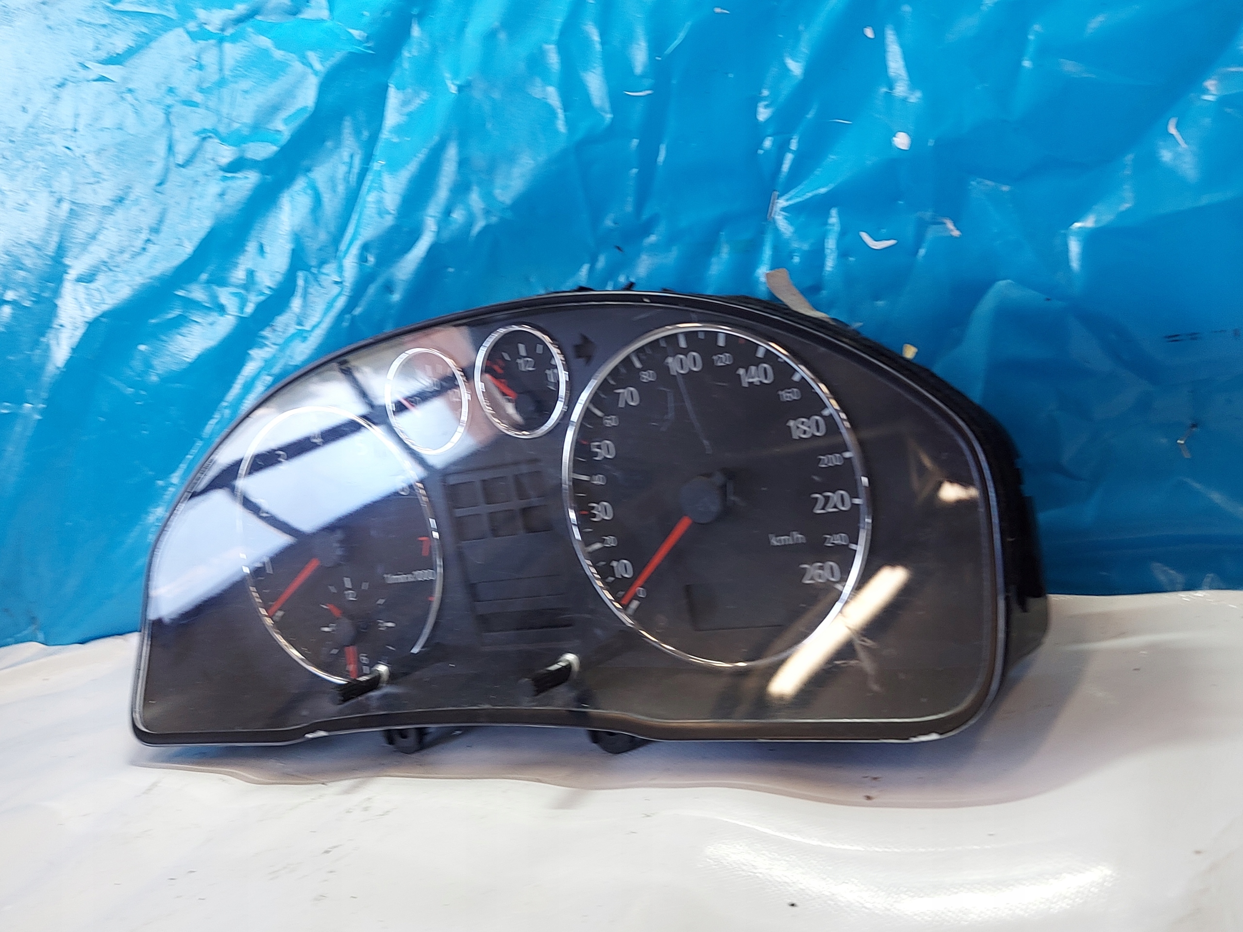 dials clock A4 B5 1.6 B 8D0919861C