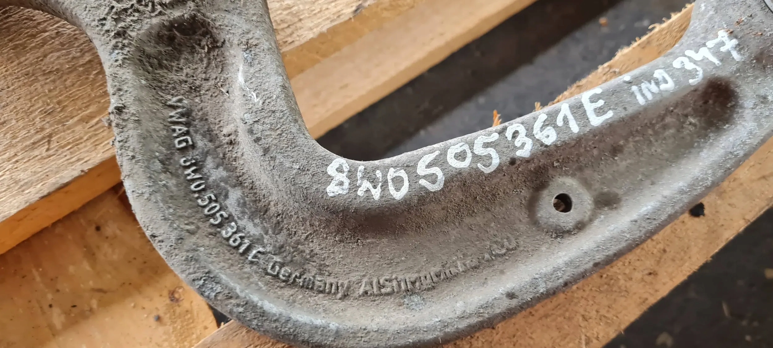 A5 8W QUERLENKER LINKS HECK HINTEN 8W0505361E A4 B9 8W
