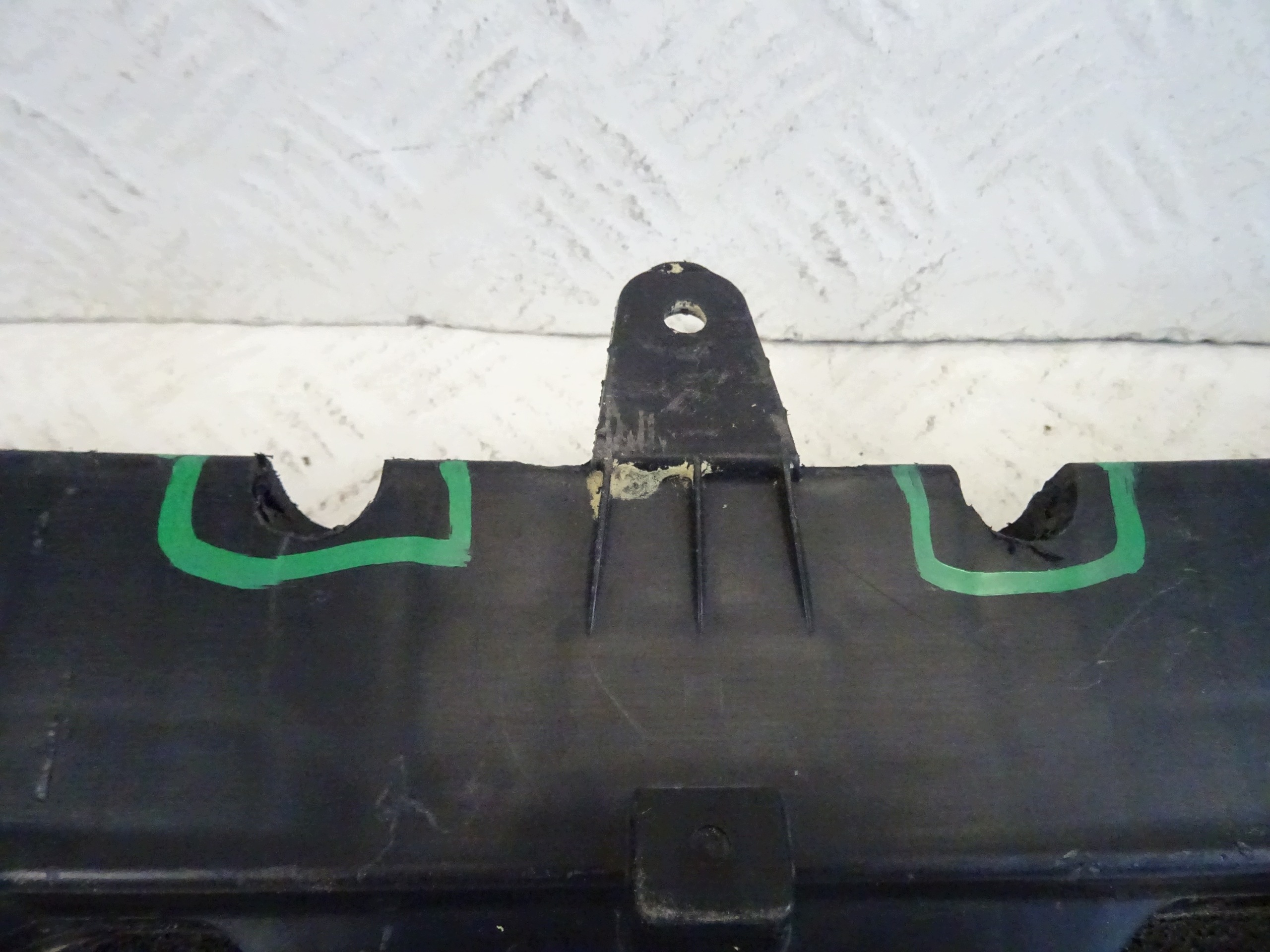 sider ABSORBER of a bumper front TOYOTA COROLLA E21 52618-02180