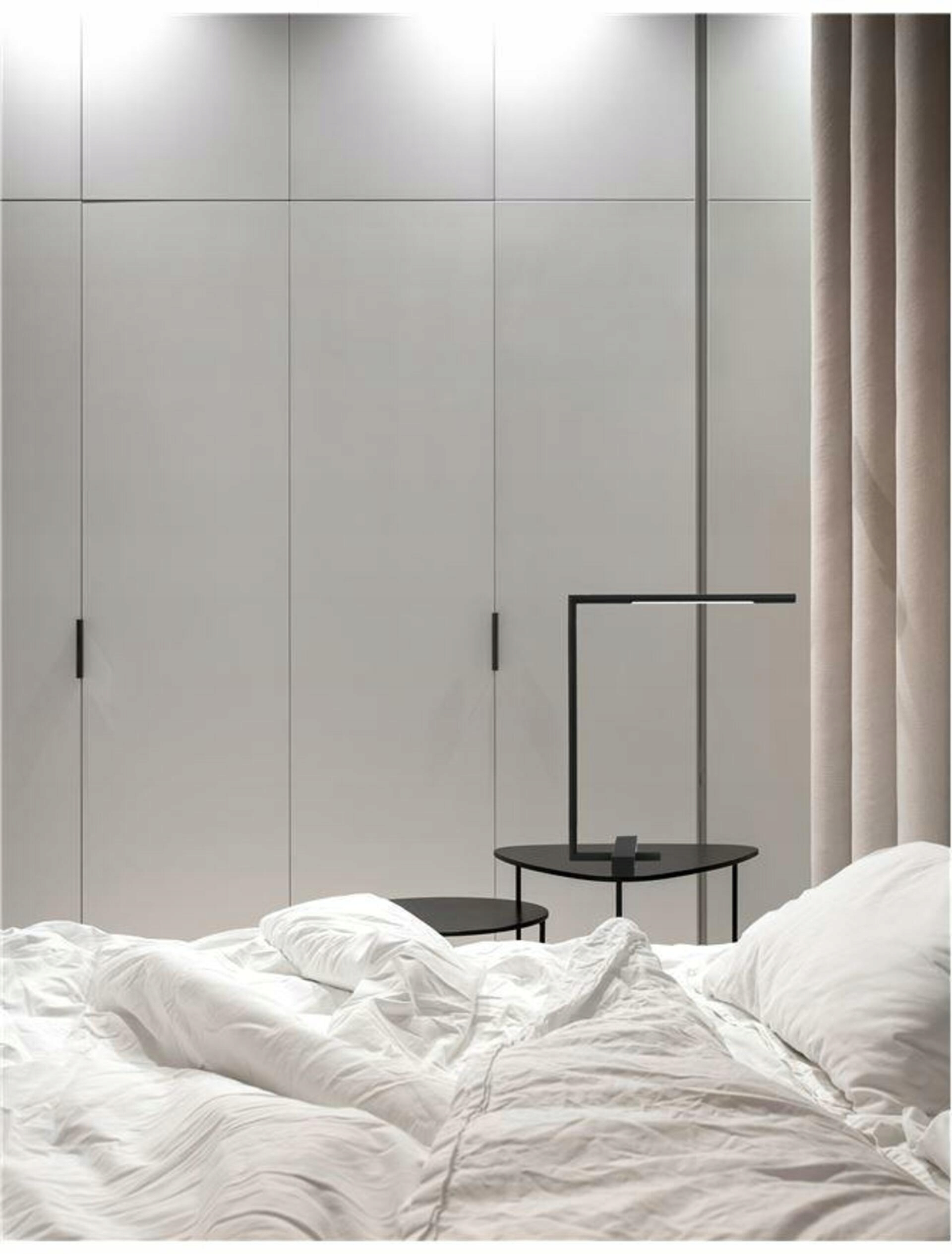 Nova Luce stolná lampa Raccio čierny kov a akryl Led 6.8W 230V 3000K IP20 91