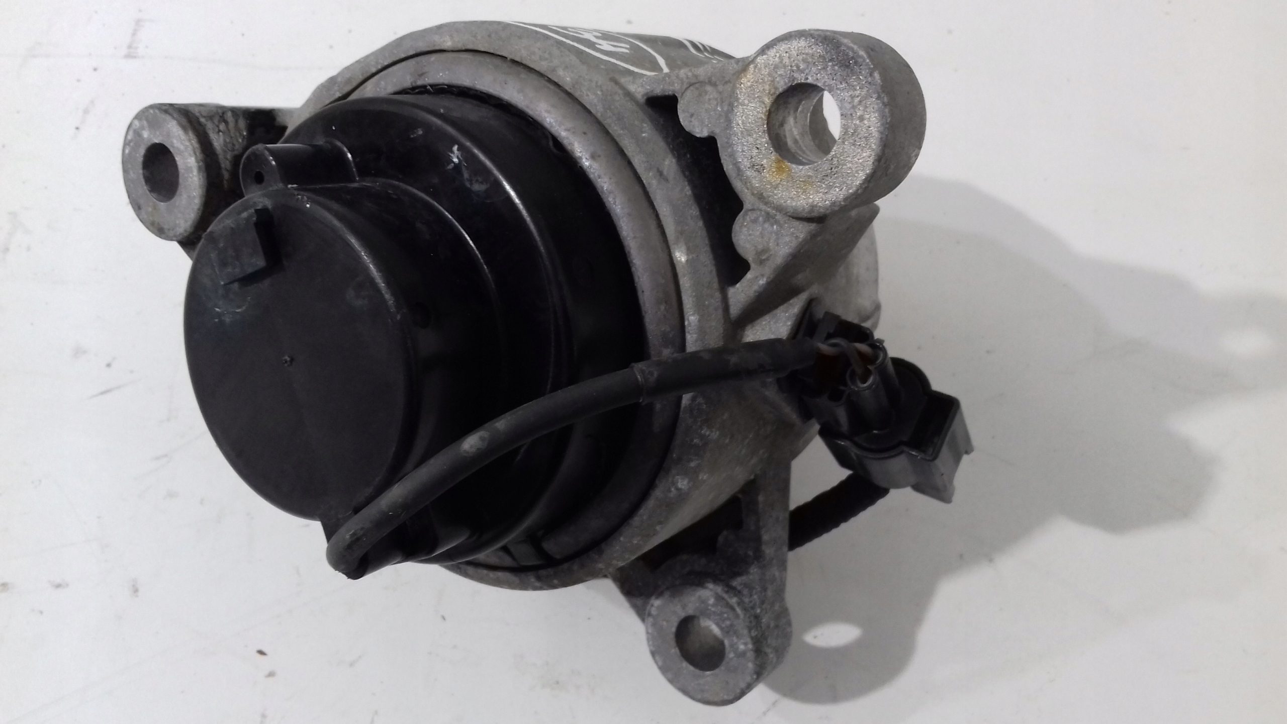 KIA STINGER engine mount Z with the sensor right