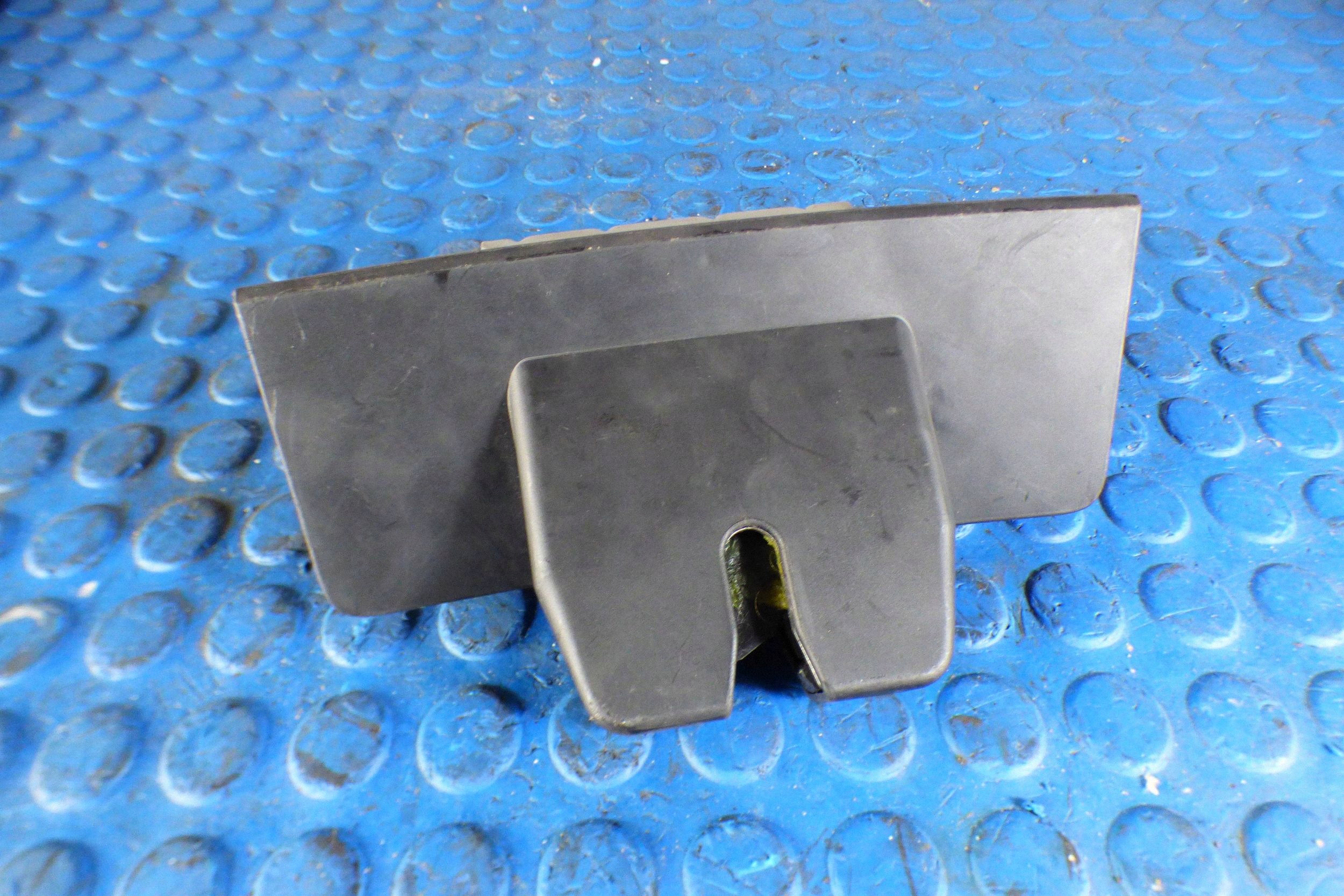 lock bonnet boot 31440489 st.very good condition 5PIN original Volvo XC60 and
