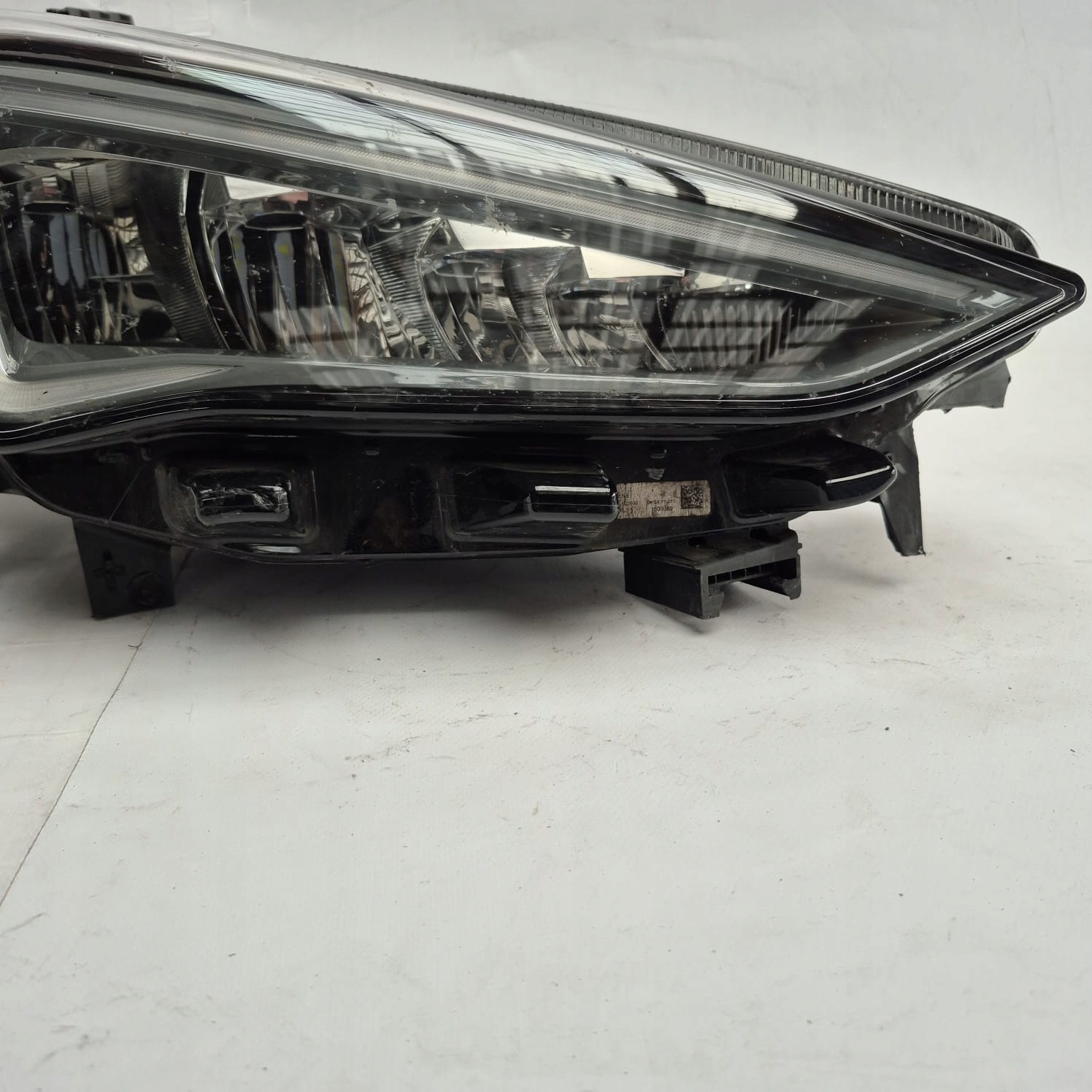 CUPRA BORN 10F 21- light right front front FULL LED 10F941008H