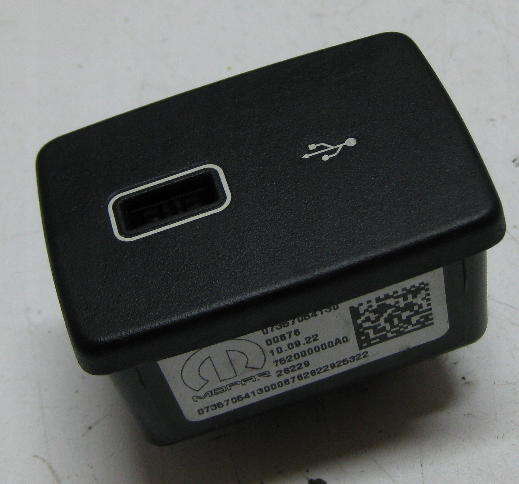 FIAT DOBLO II 23R 1.6 M-JET adapter USB 07357054130