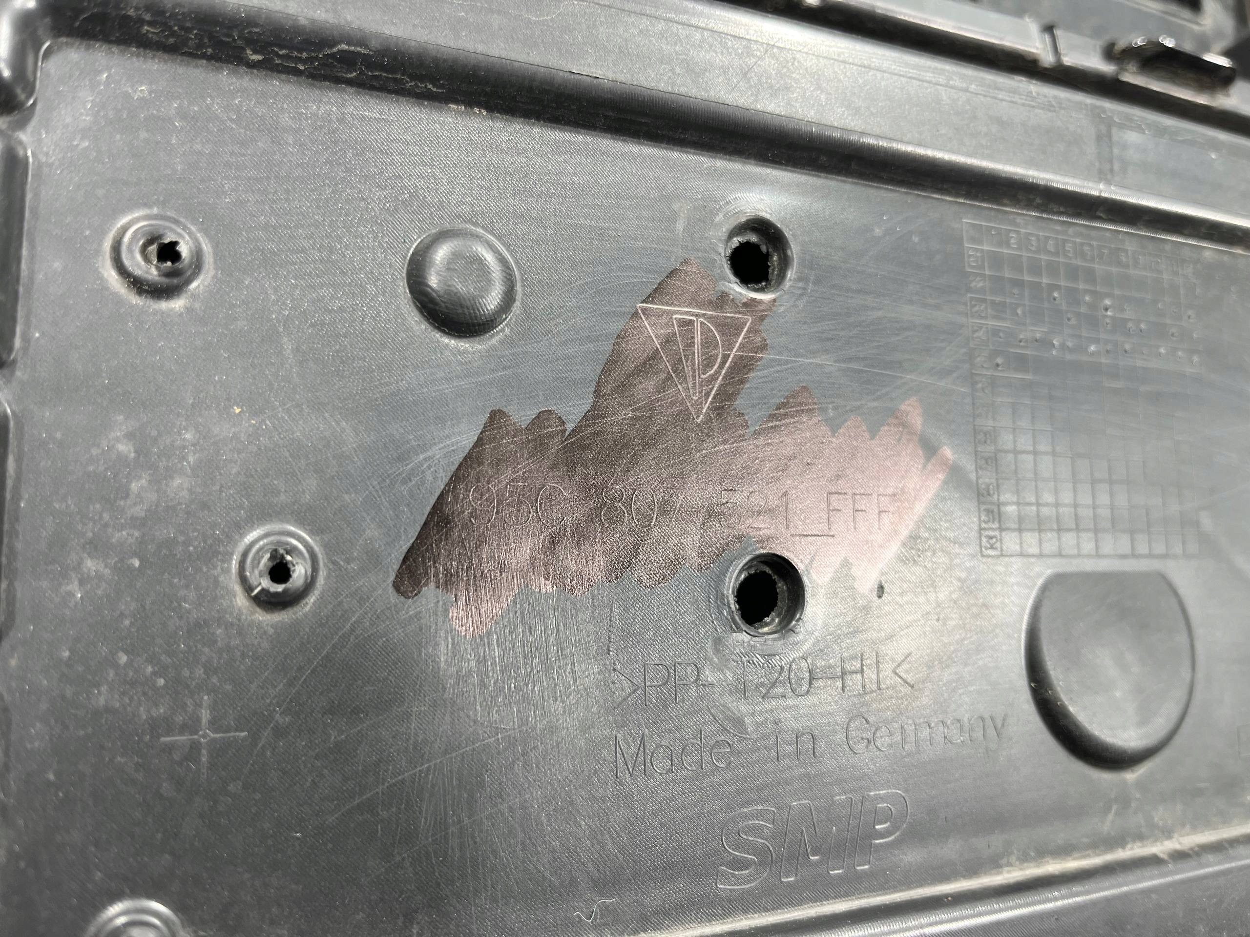 PORSCHE MACAN II 95C 2024-> bumper rear part 95C807421A