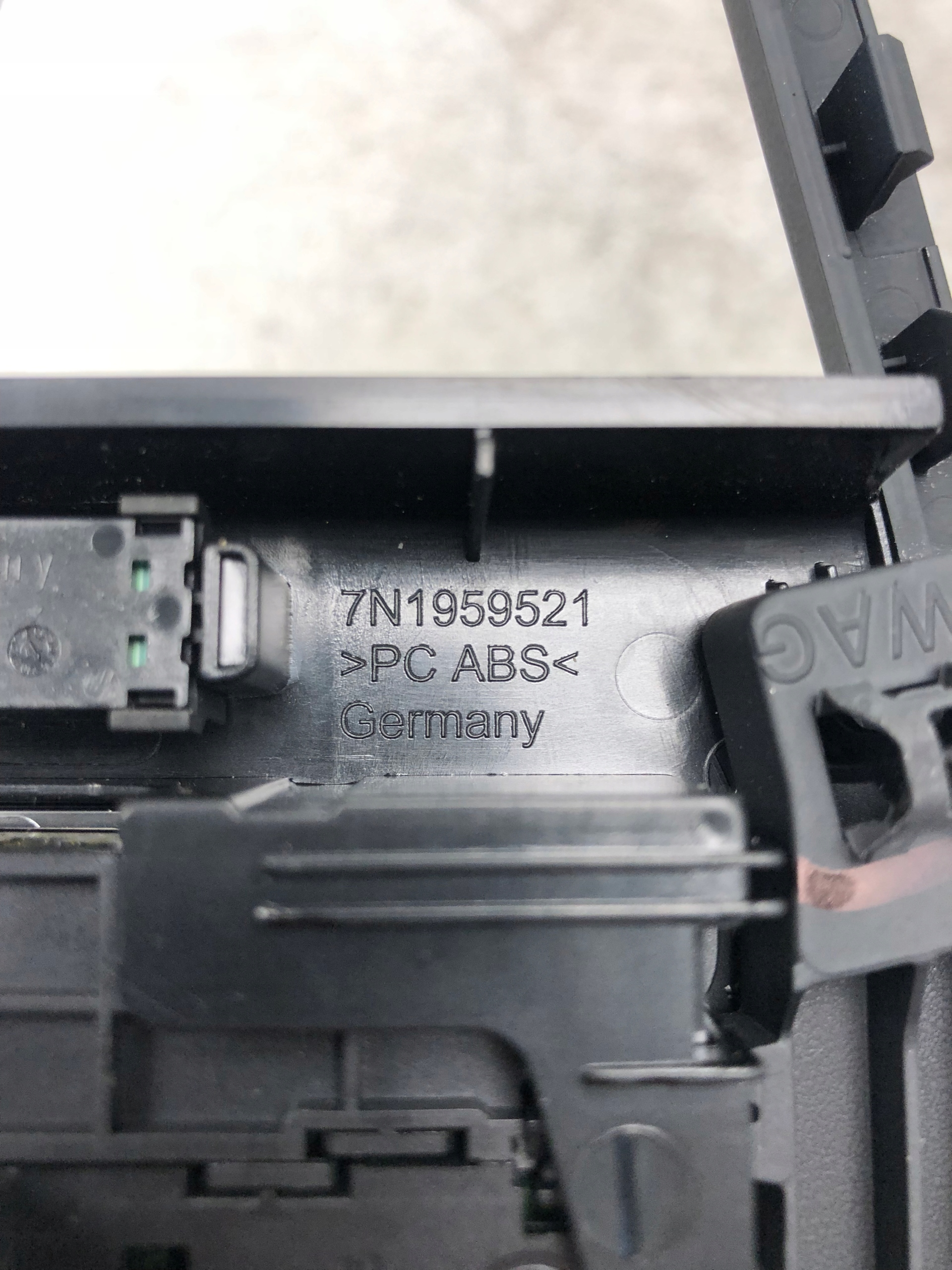 control panel frame VW SHARAN 7N1959521
