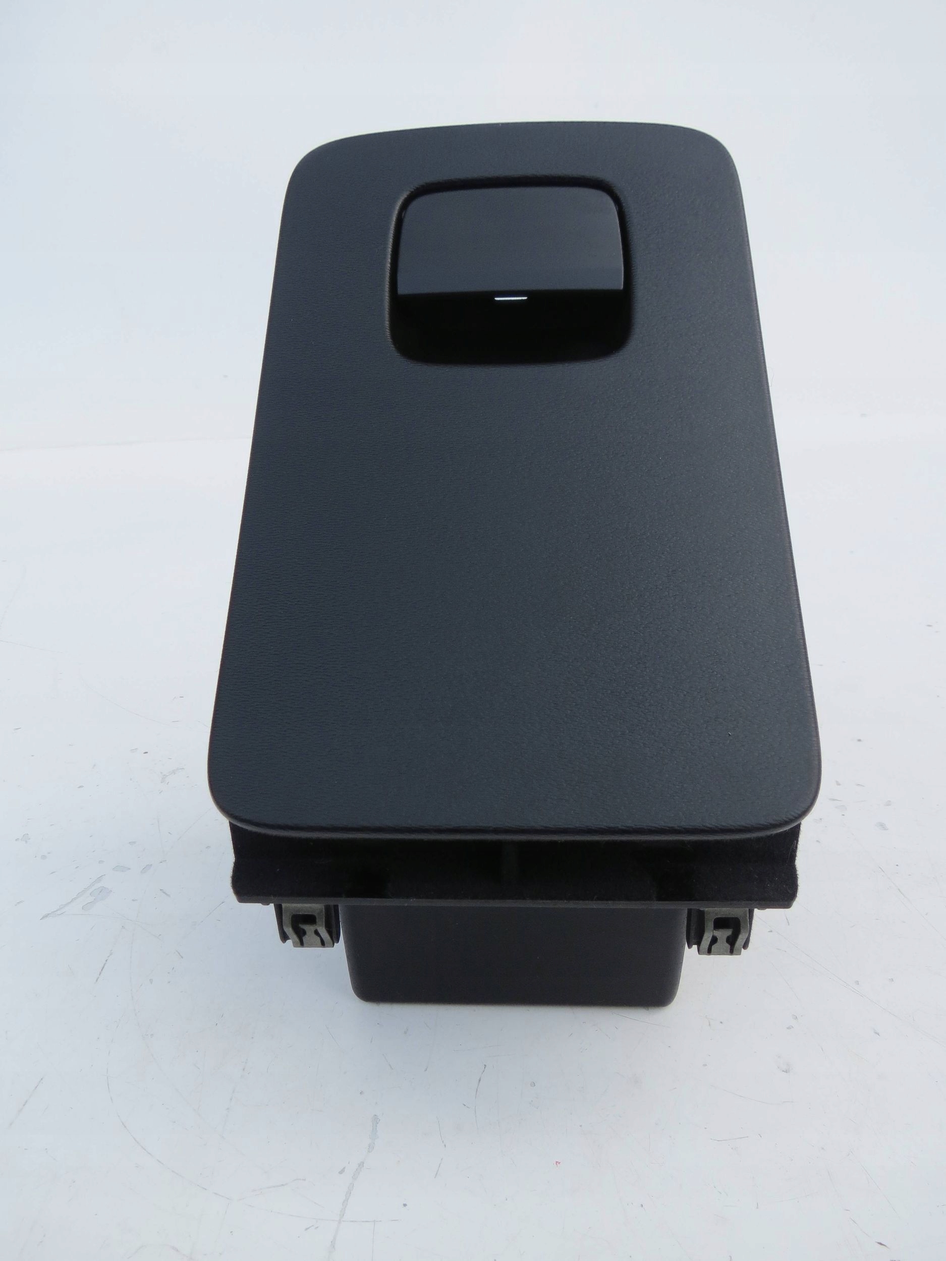 passenger compartment plato consoles left VOLVO S90 2.0 V90 XC90 31366376