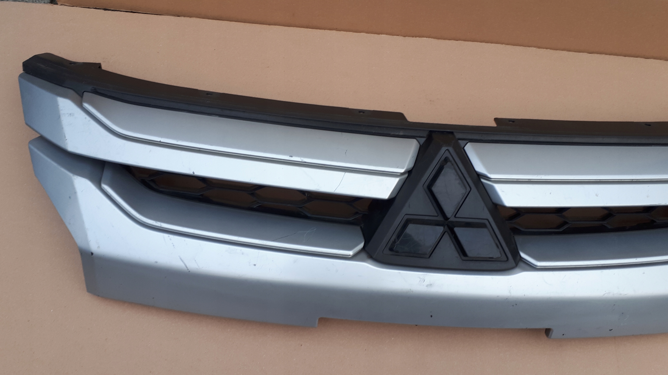 Mitsubishi L200 K60T Kühlergrill FRONTGRILL Kühlergitter 7405A292 - Thumbnail 2