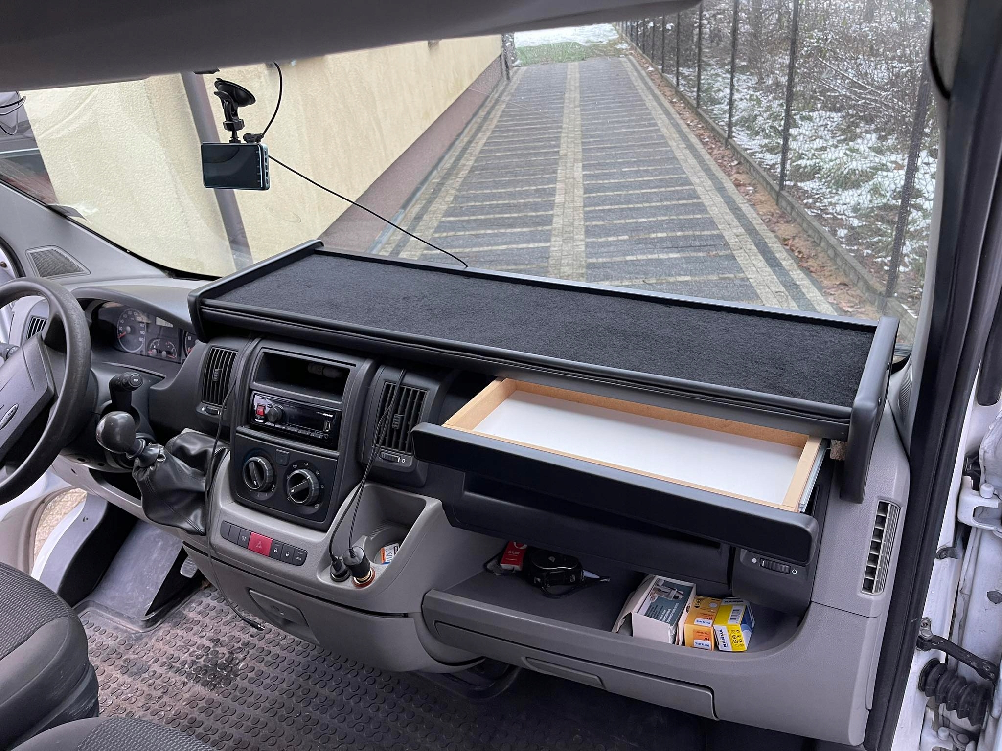 Police Stolek na kokpit Ducato/ Jumper/ Boxer Velur