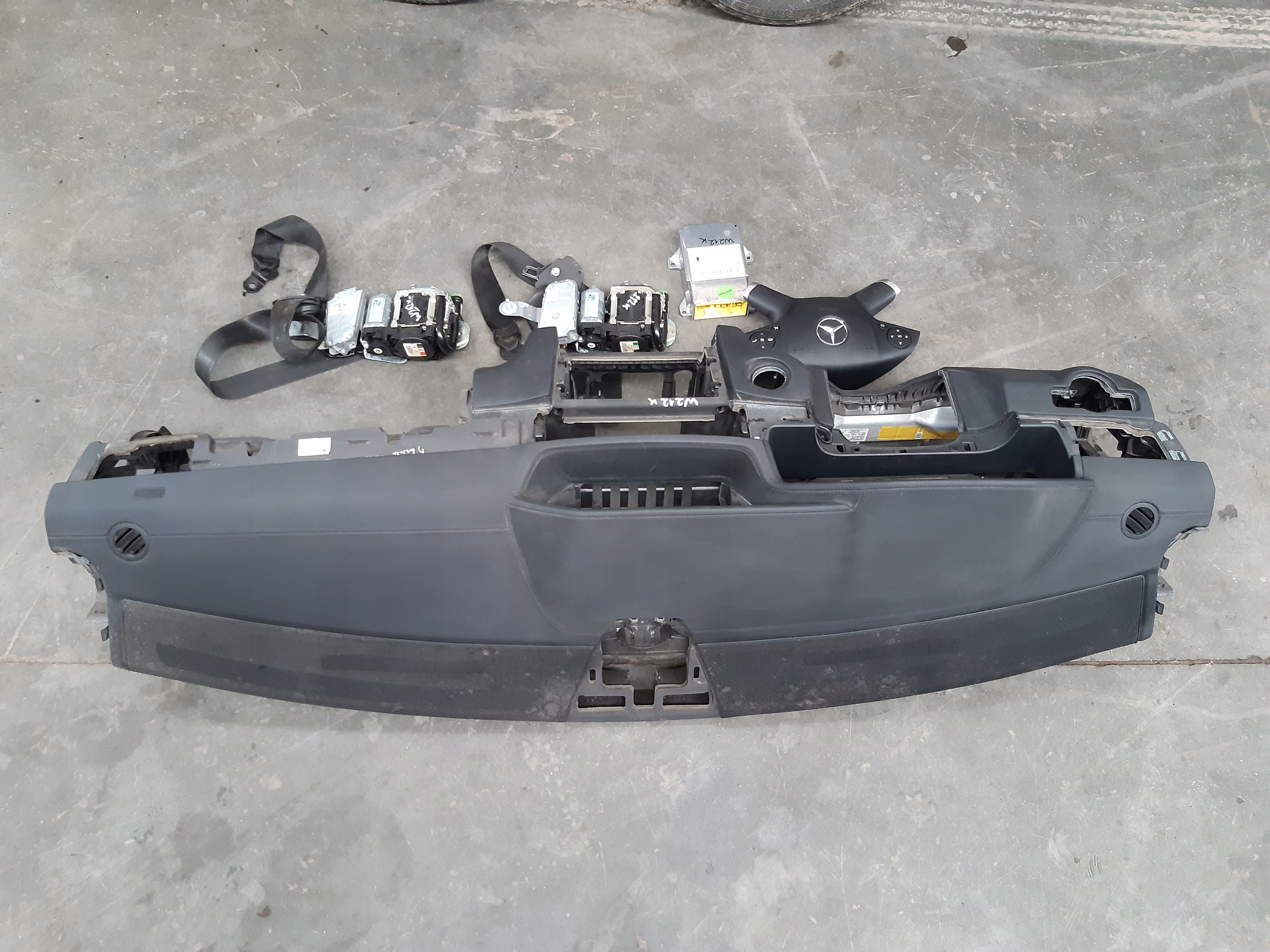 dashboard console airbags sensor tension belts kpl Mercedes W212