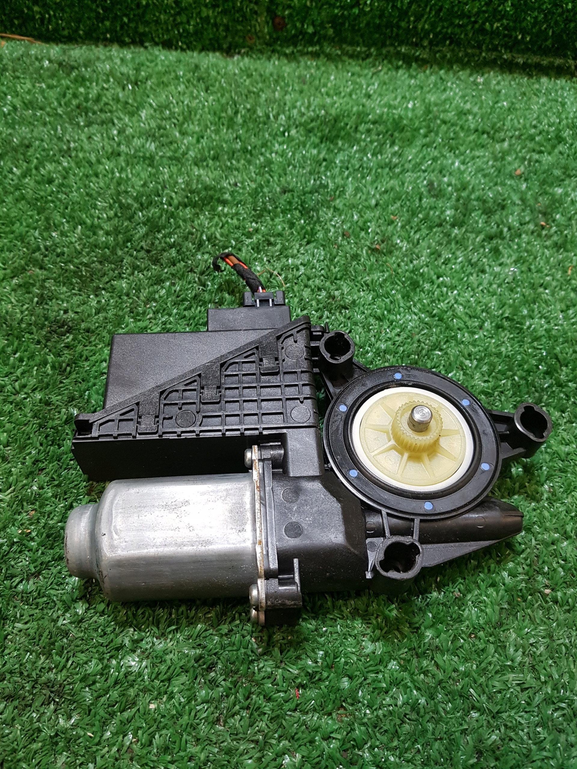 mini motor windows left rear part rear VOLKSWAGEN POLO 4