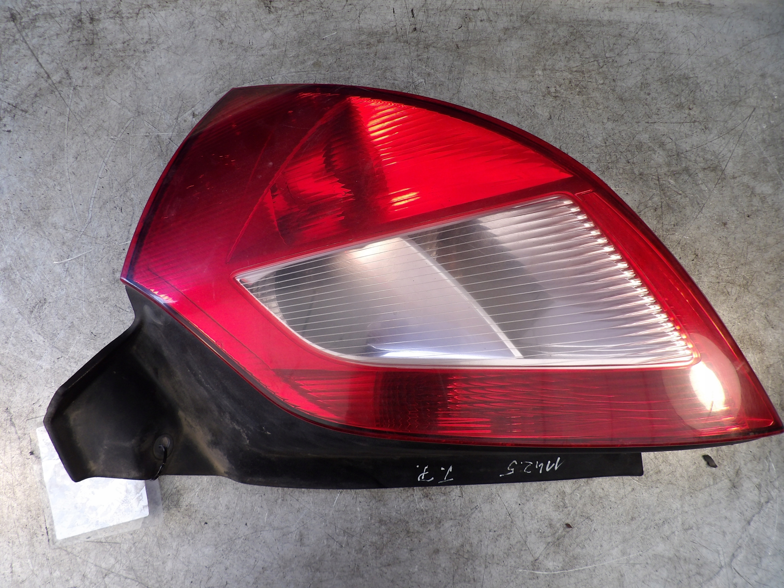 Renault Megane II light rear right 8200073237