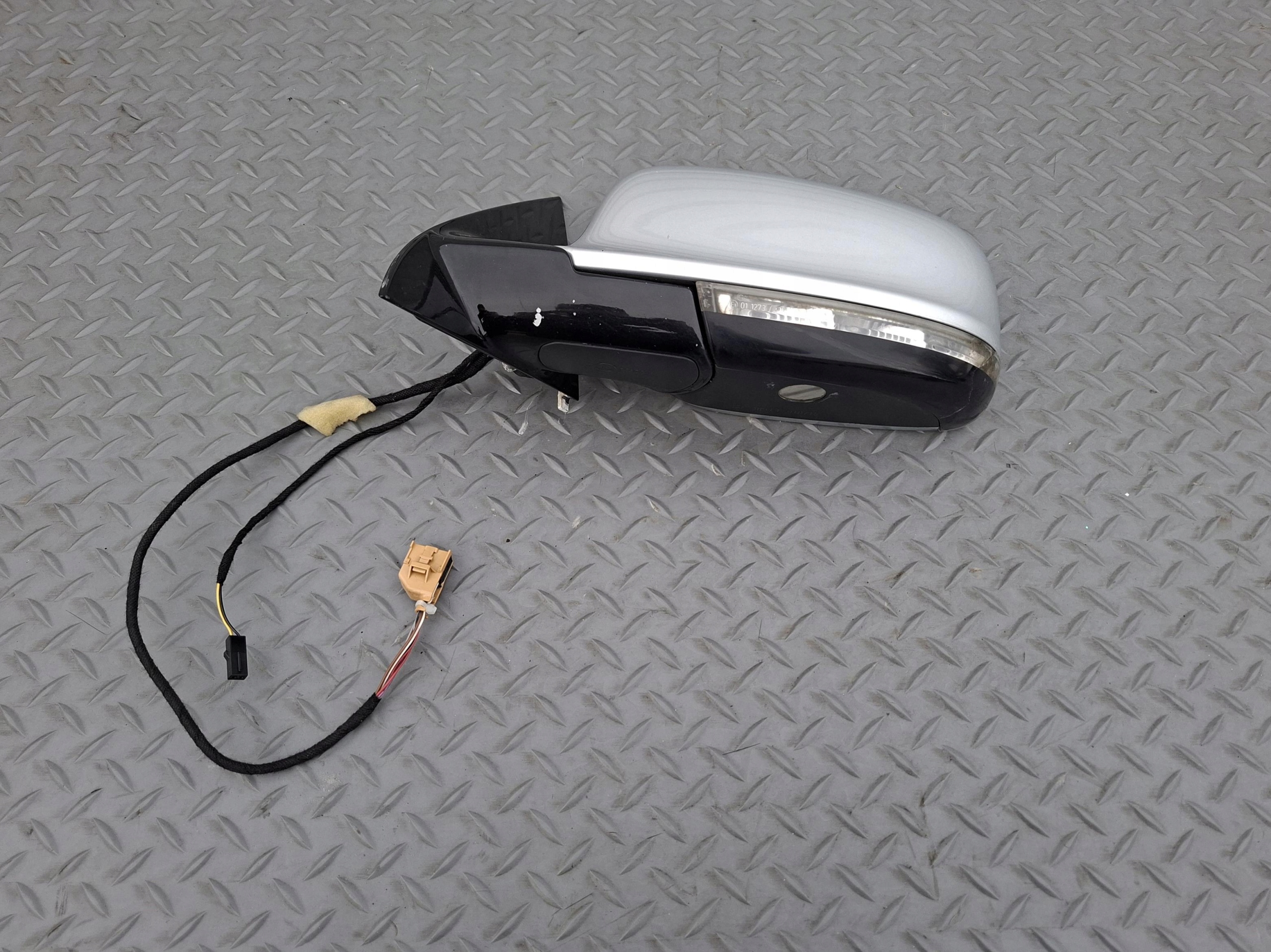 mirror left damaged 8+2 PIN VW PHAETON LIFT LA7W
