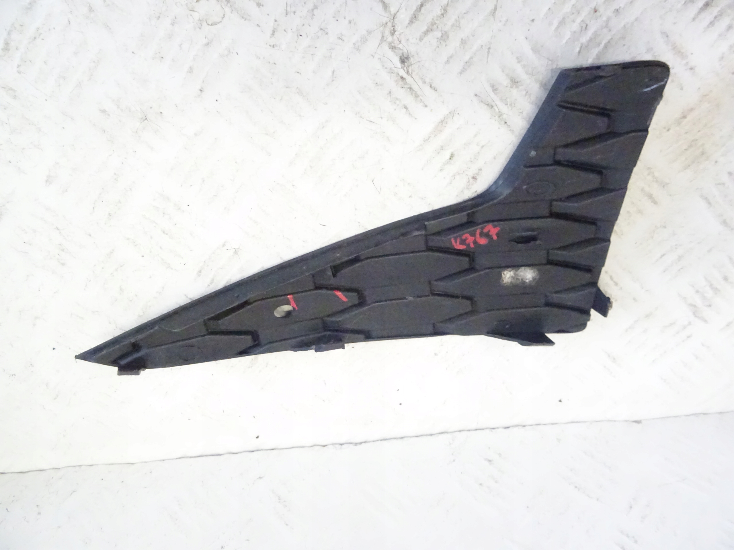 grid of a bumper front front left SEAT LEON III FR 5F0853666B