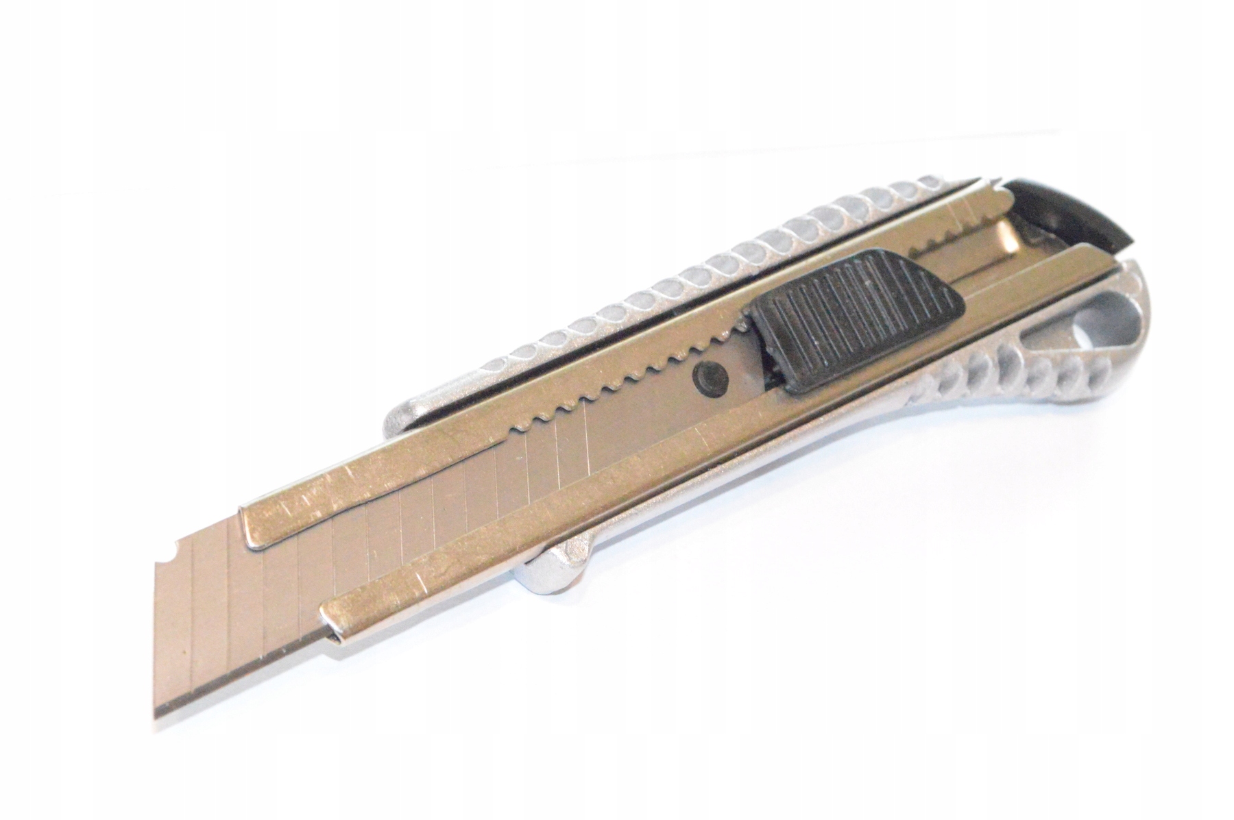 

Nóż Metalowy Do Tapet Nożyk Alu 18MM Solidny