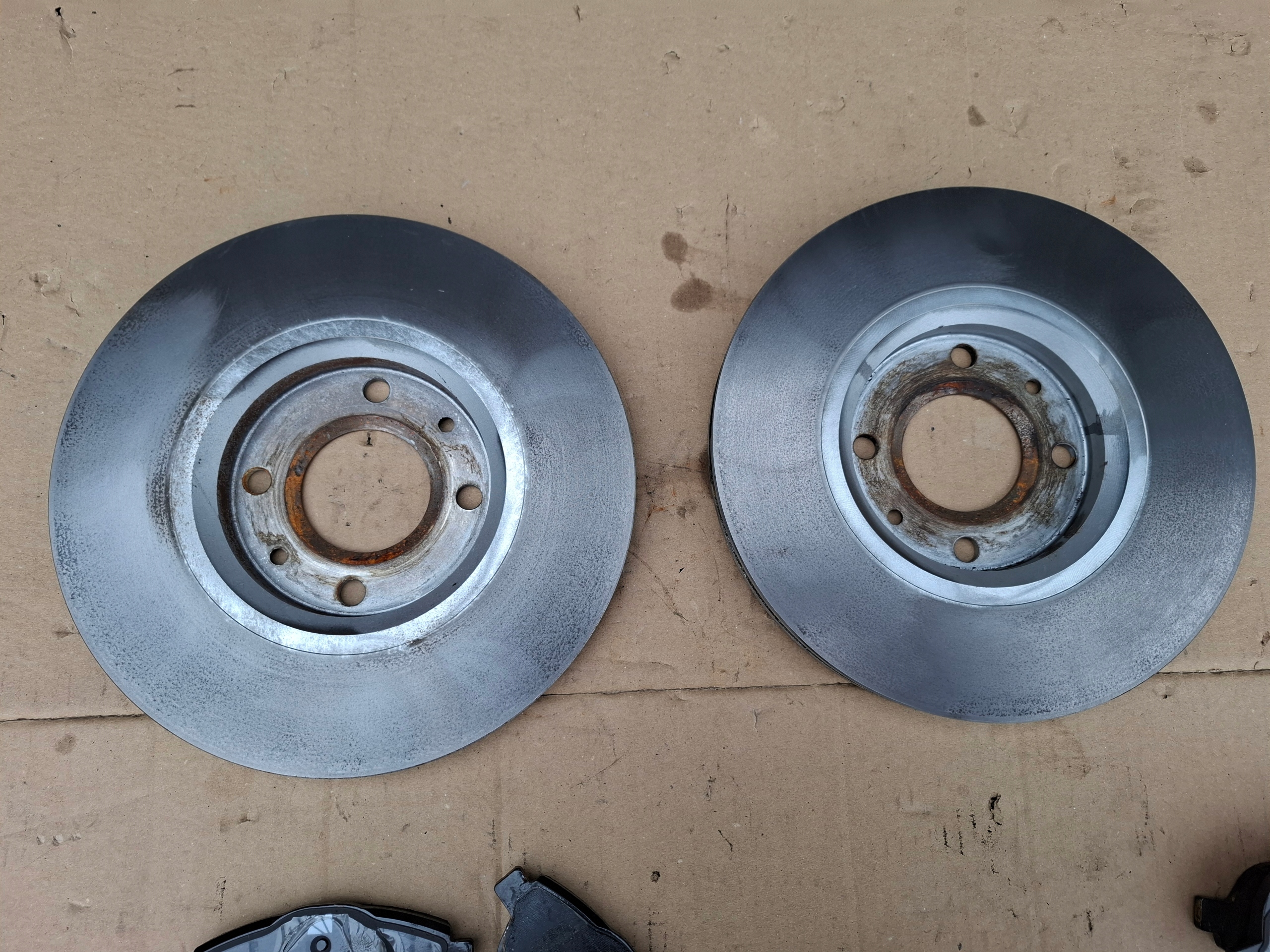 Opel MOKKA B II discs plates front 9807353480 new 25r