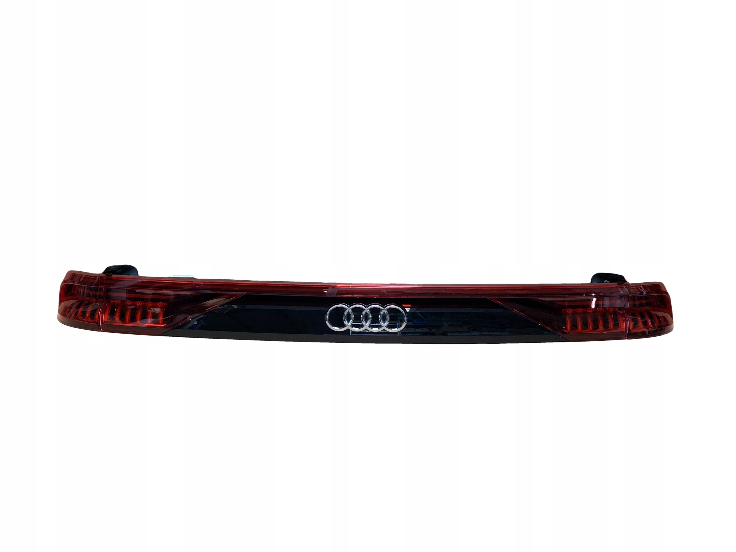 AUDI Q8 4M8 LAMPY TYL LED 4M8945095P
