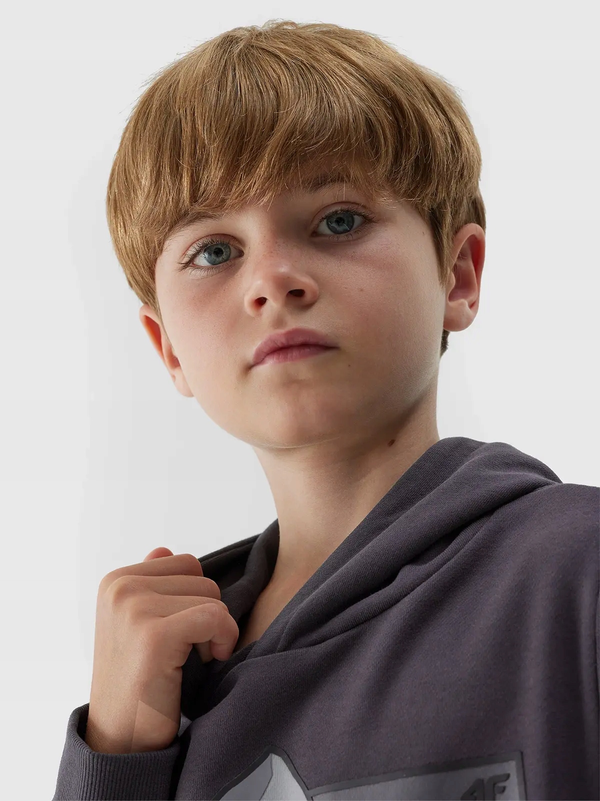 BLUZA CHŁOPIĘCA 4F DRESOWA Z KAPTUREM AW23M634 Kod producenta 4FJAW23TSWSM634-22S