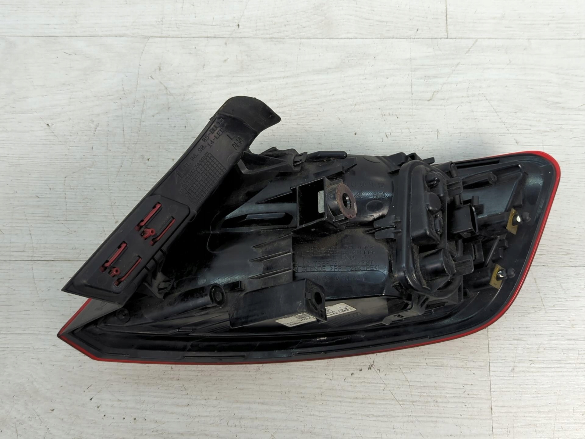 фонарь левый led A3 8V SPORTBACK 8V4945095