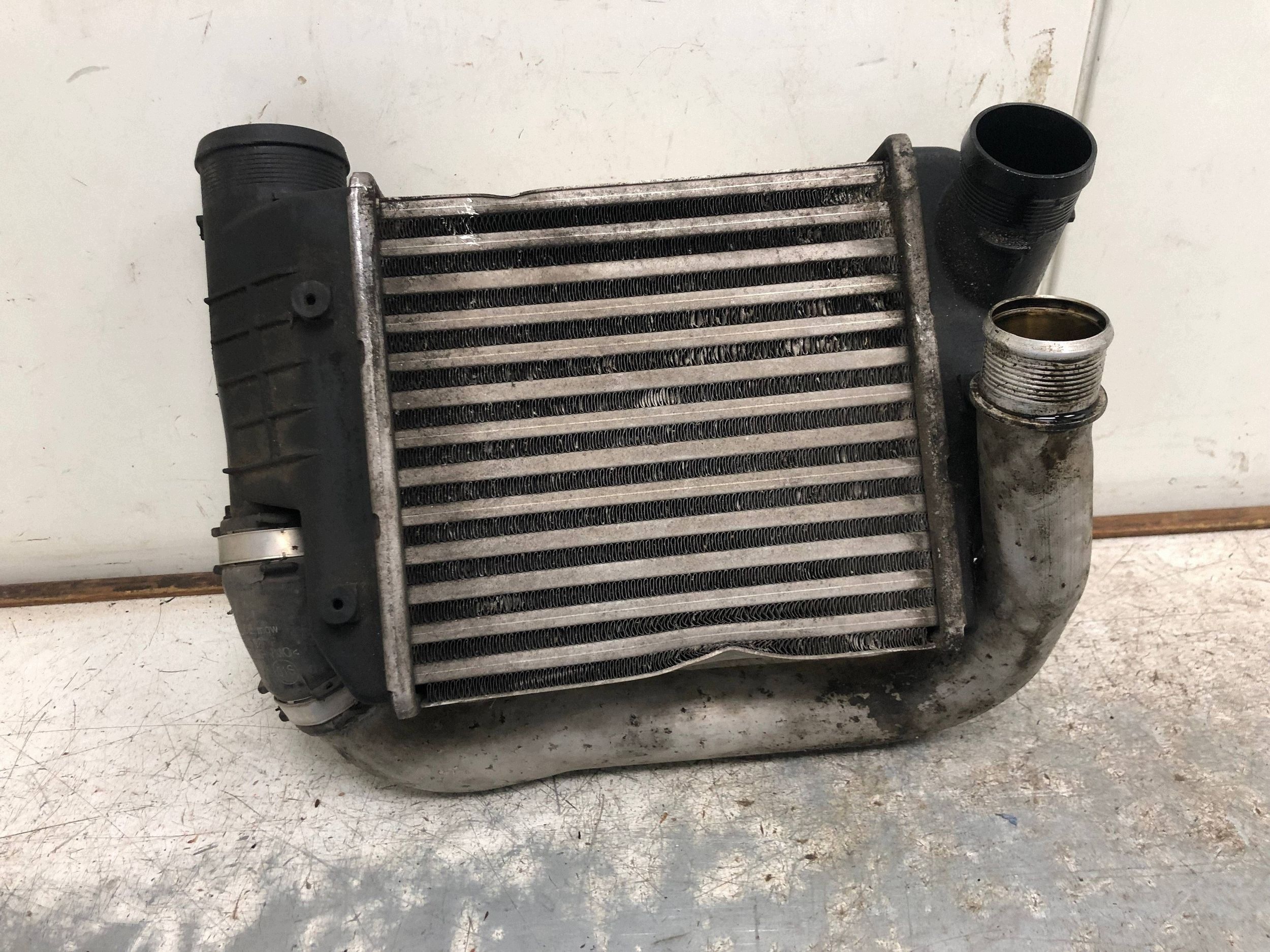 radiator intercooler right 3.0 TDI AUDI A6 C6 4F0145806E