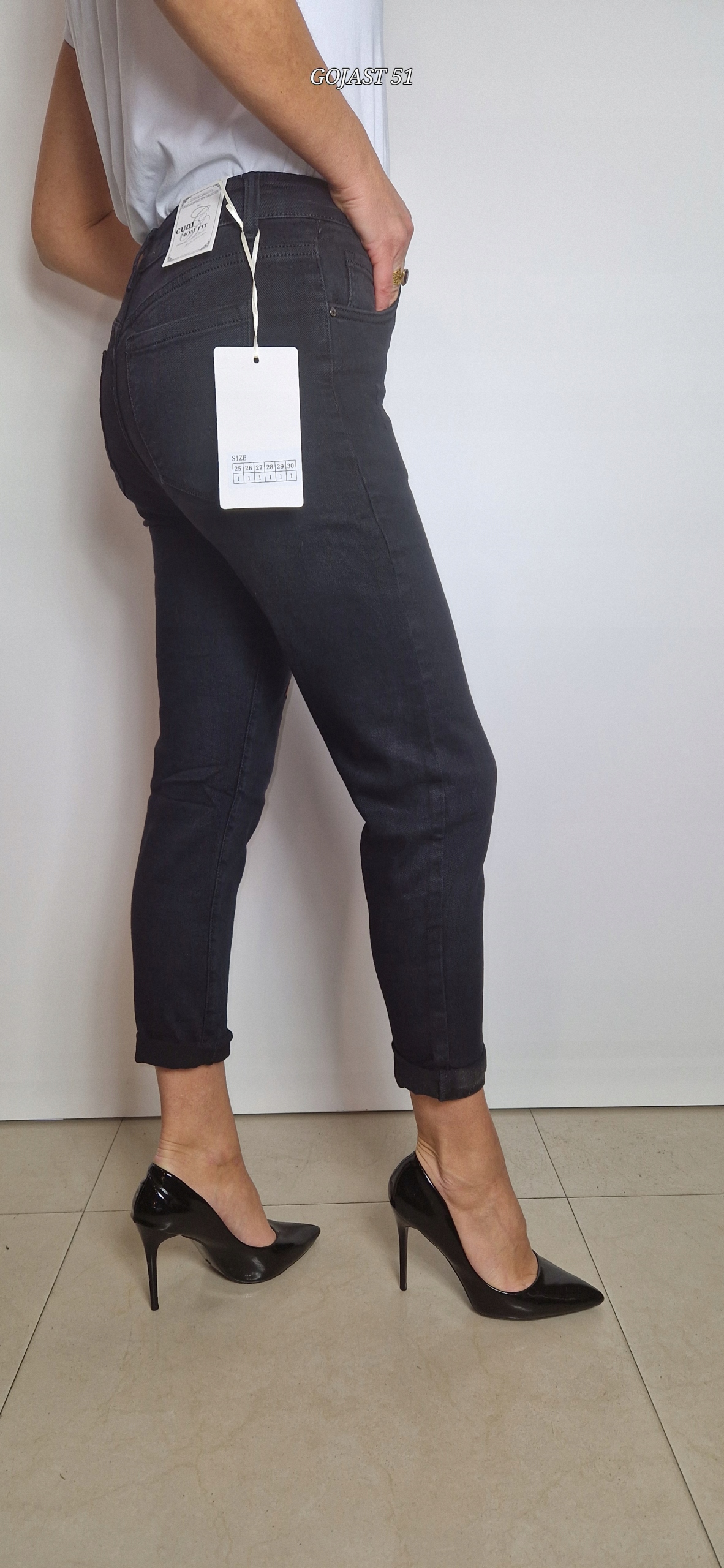 Spodnie Damskie Jeansowe Klasyczne Czarne Rurki z Haftem Fason rurki