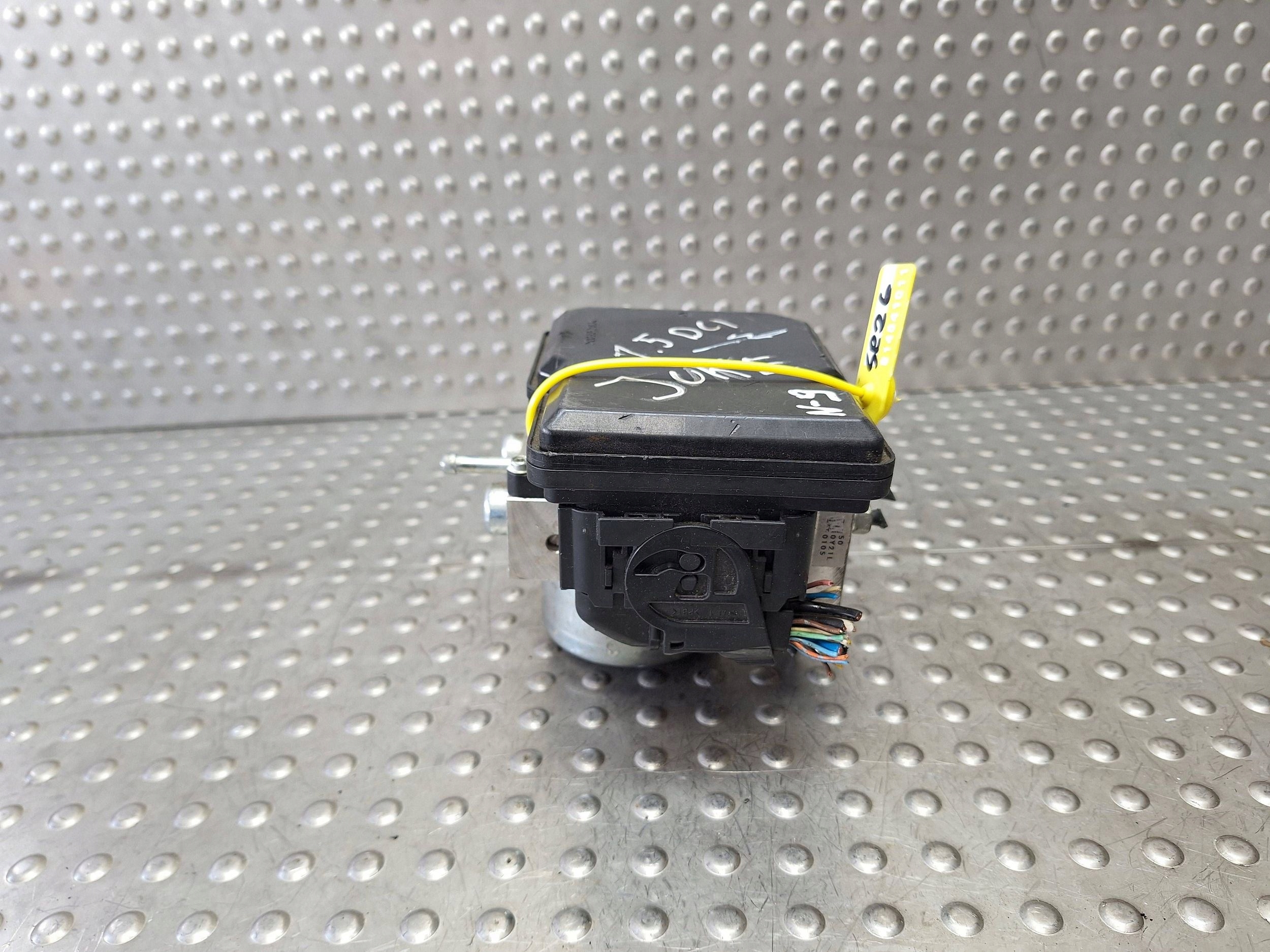 pump control unit ABS A98000B50 TD8405 NISSAN JUKE F15 1.5D