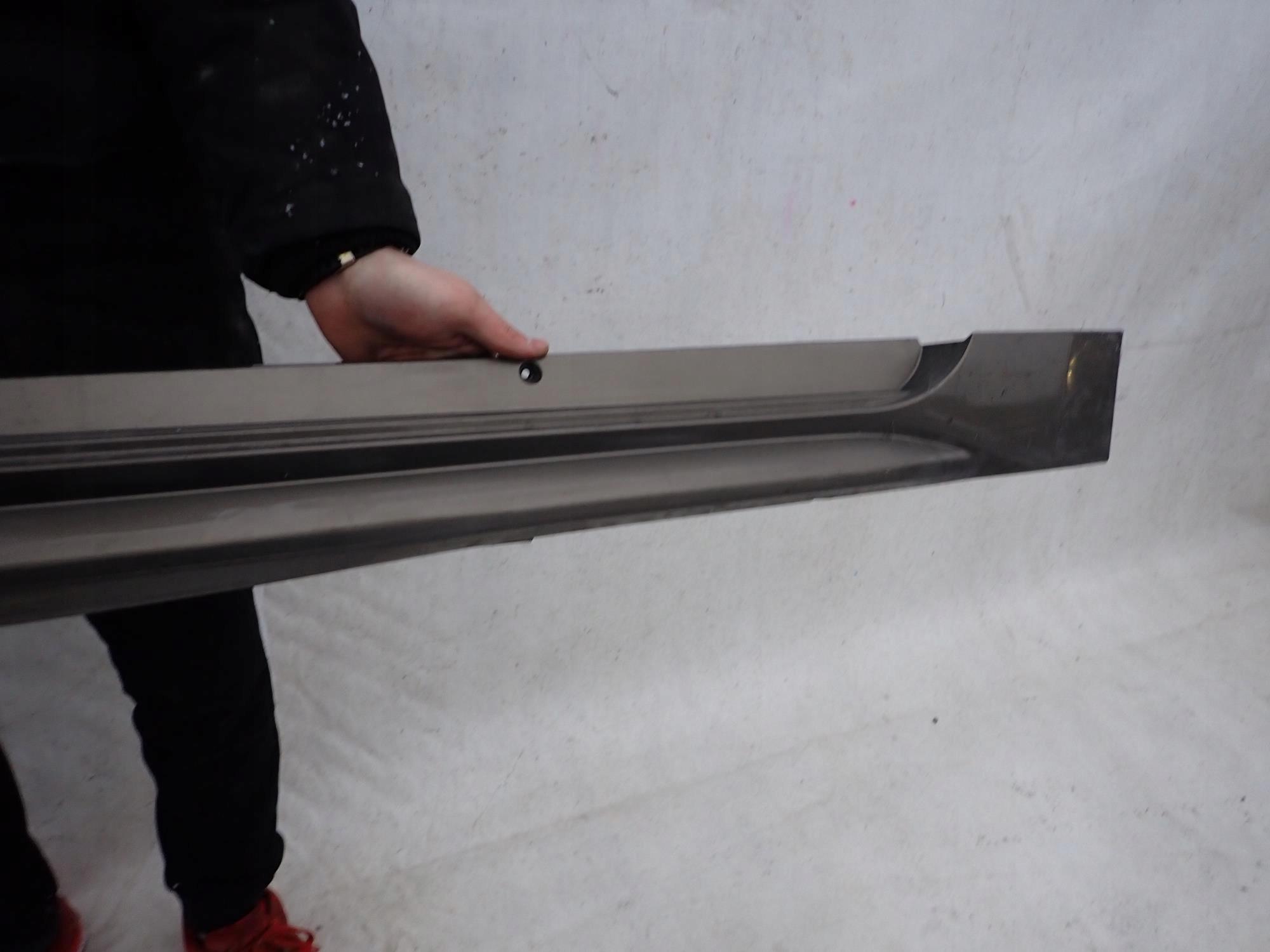 TOYOTA COROLLA XII KOMBI 18- moulding threshold right