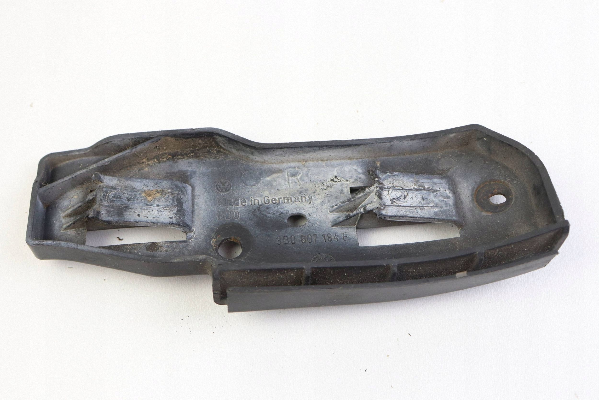 VW PASSAT B5 FL bracket support holder of a bumper right front 3B0807184E