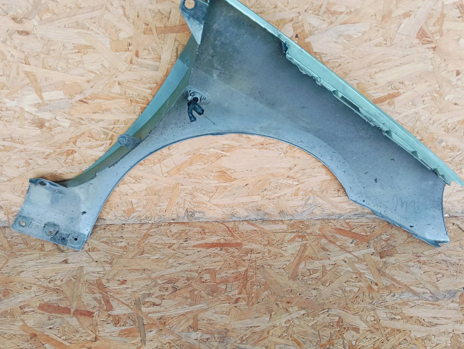 fender left front Peugeot 307 green