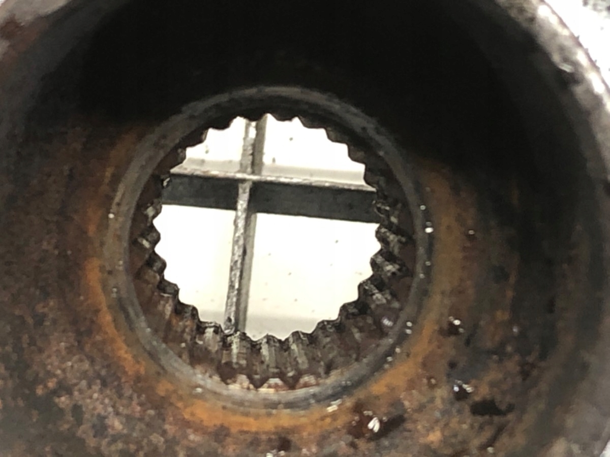 поворотный кулак, цапфа перед renault EXPRESS 1.5 95KM