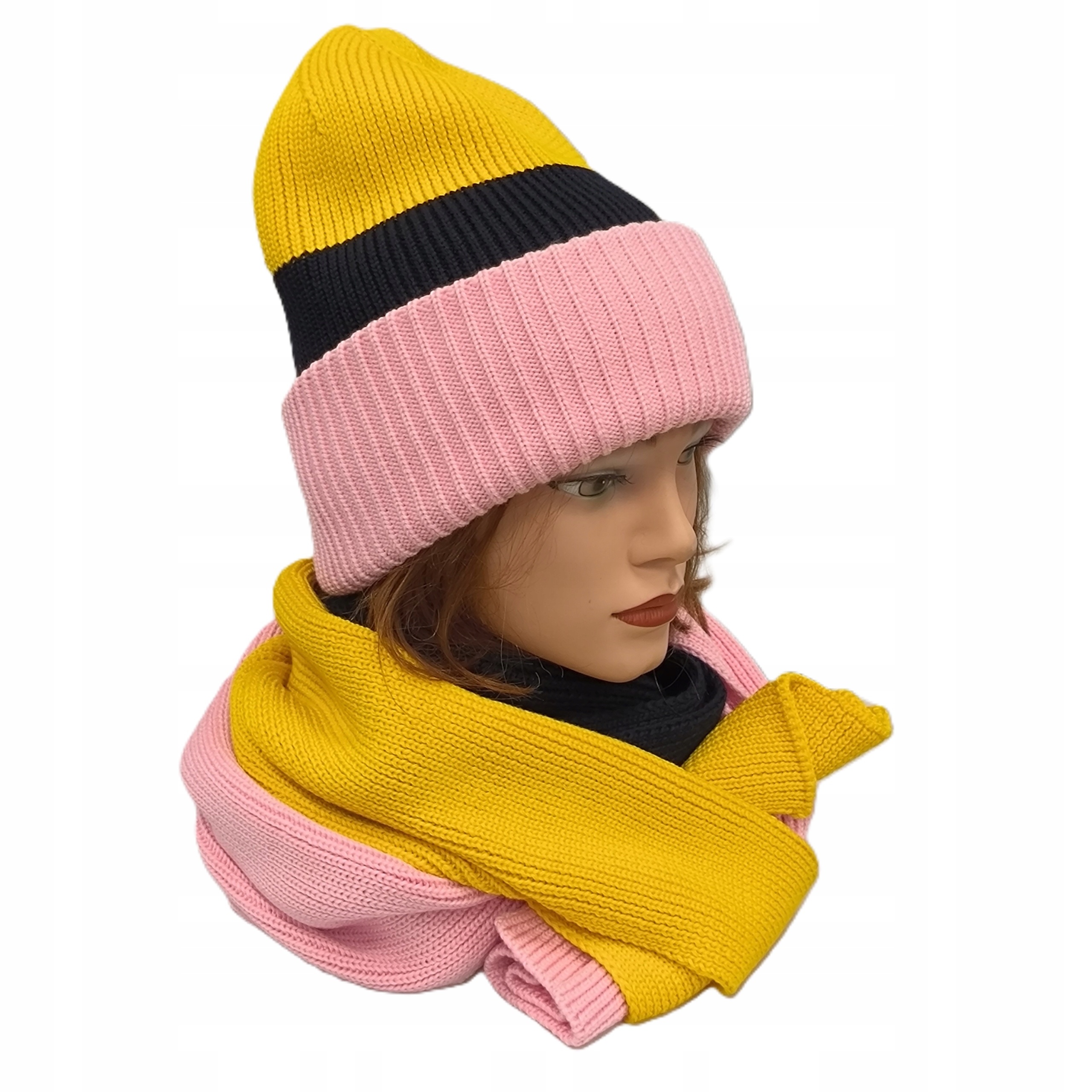 Dámská barevná vlněná sada čepice , šála Merino Loman Aro Prod Polský