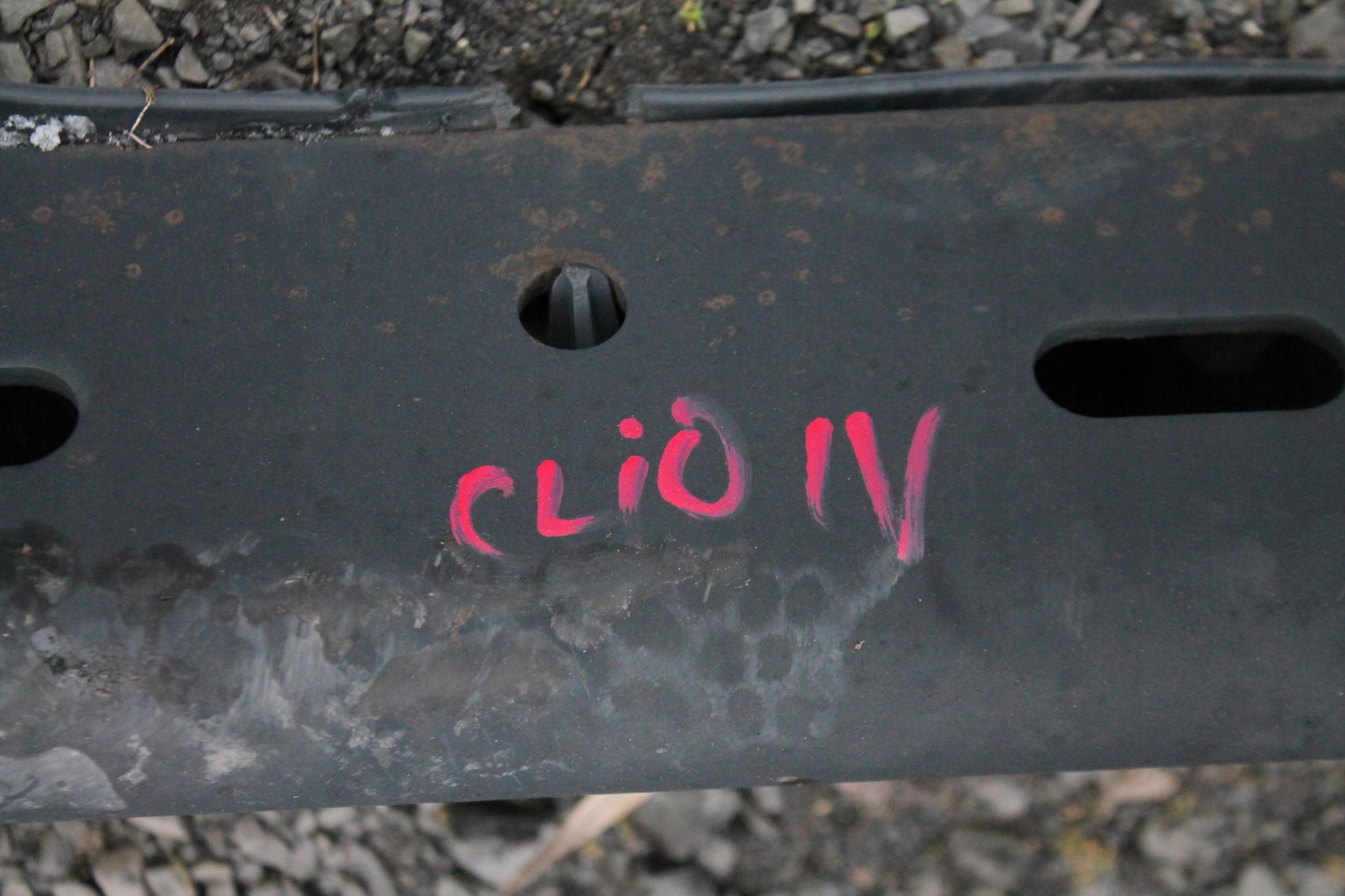 BELKA ZAWIESZENIA TYŁ TYLNA RENAULT CLIO IV 12-16 Jakość części (zgodnie z GVO) O - oryginał z logo producenta pojazdu (OE)