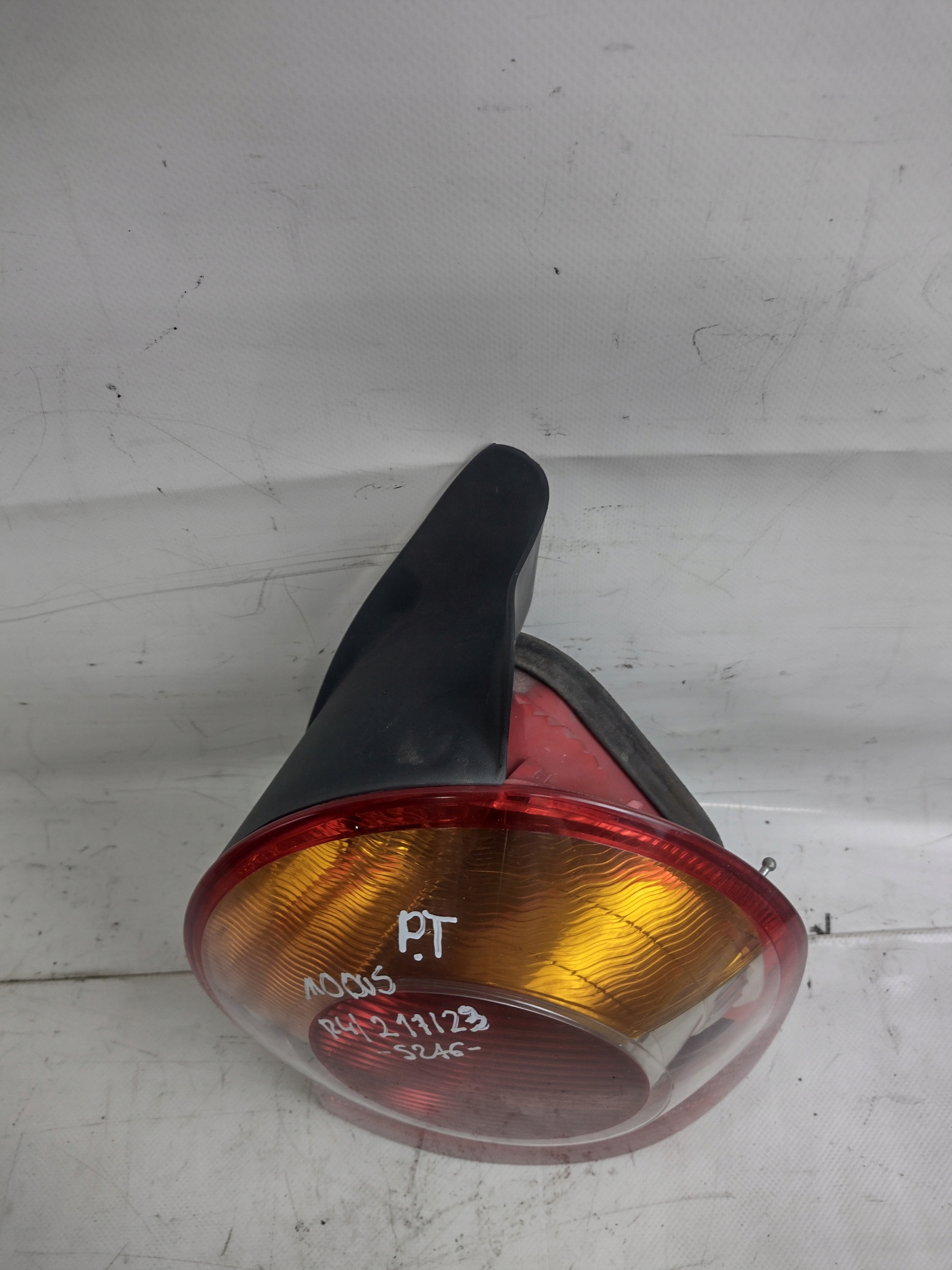 light right rear Renault Modus