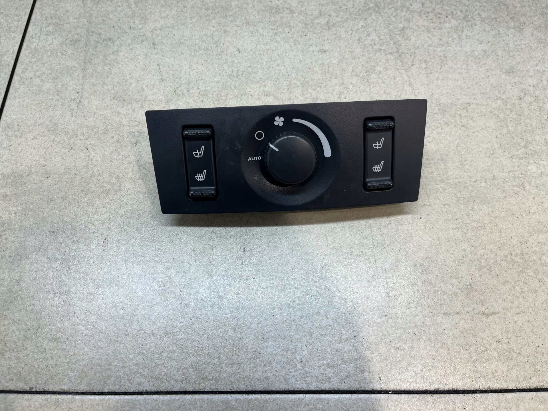 PANEL OGRZEWANIA Sitze PACIFICA 3.5 V6