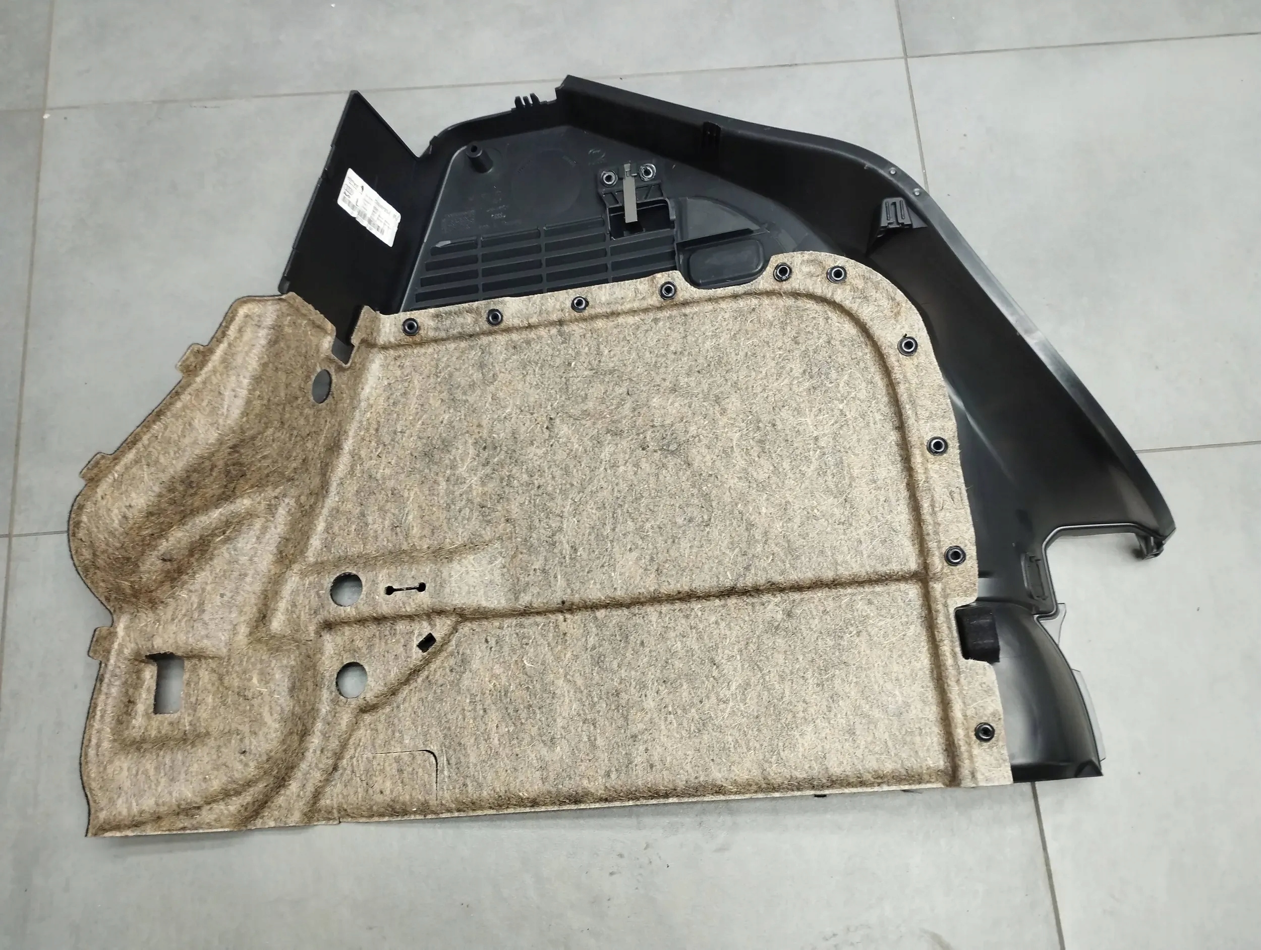 Audi A1 8X boot upholstery left 8X3867761B