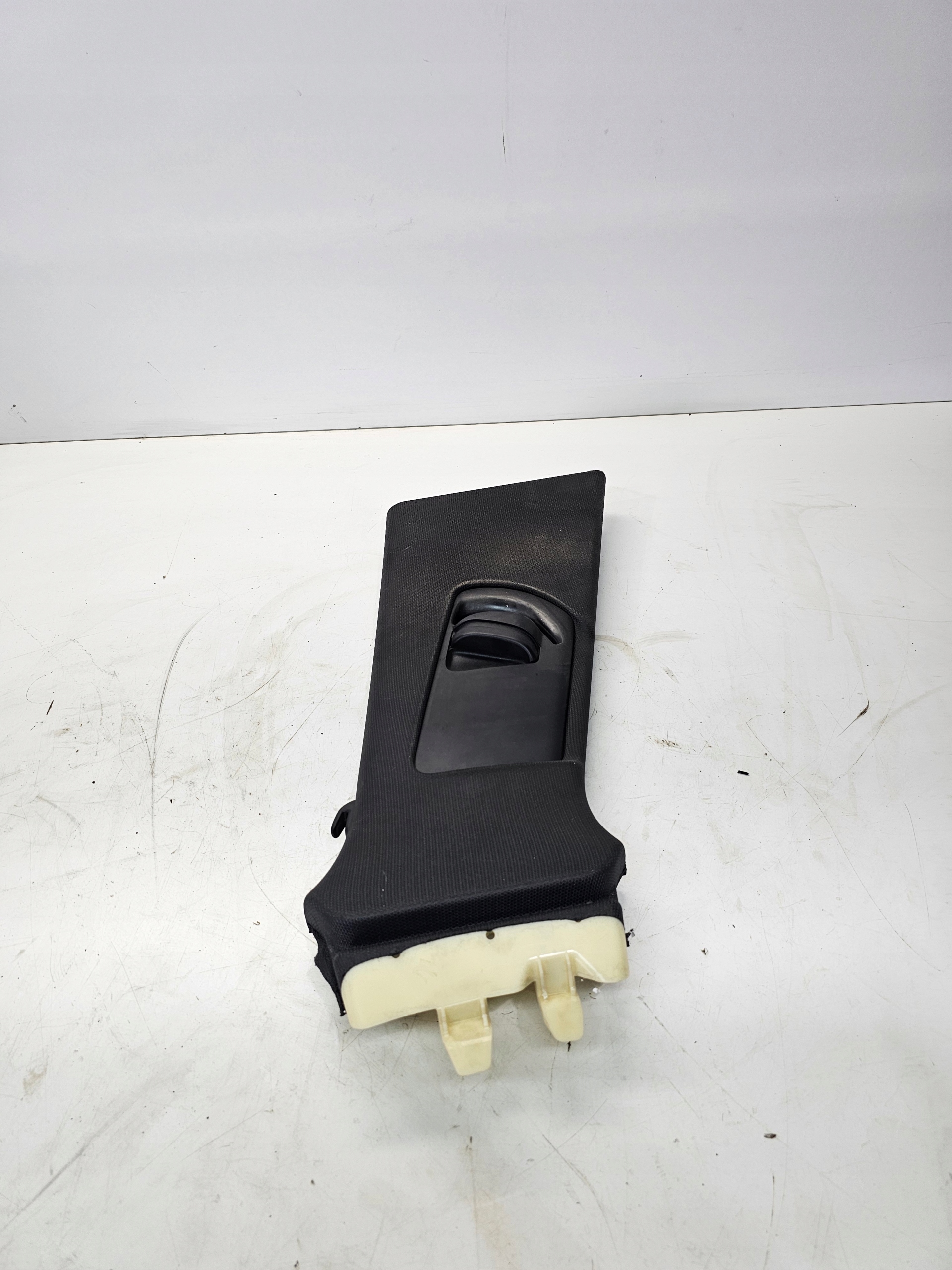cover SLUPKA B right AUDI A4 B8 8K0867282B V48
