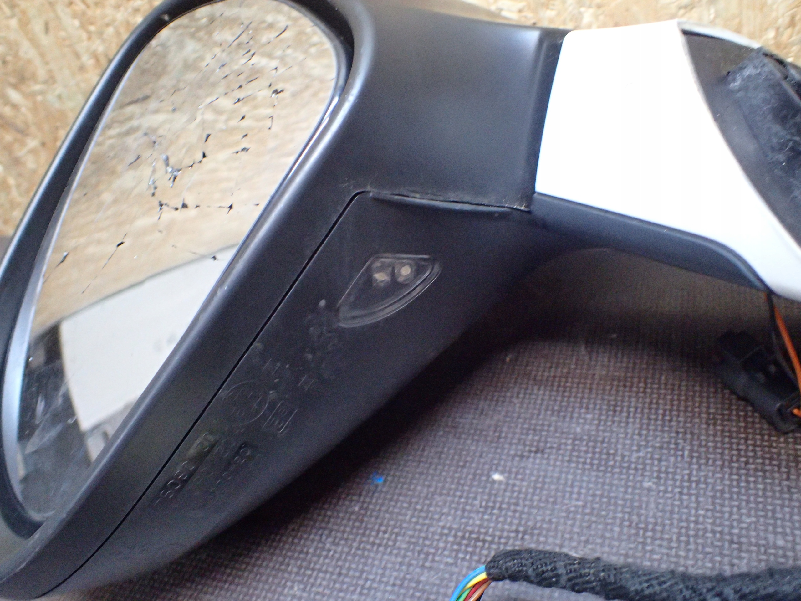 MIRROR LEFT PEUGEOT 308 AND 1 07- 3+6PIN