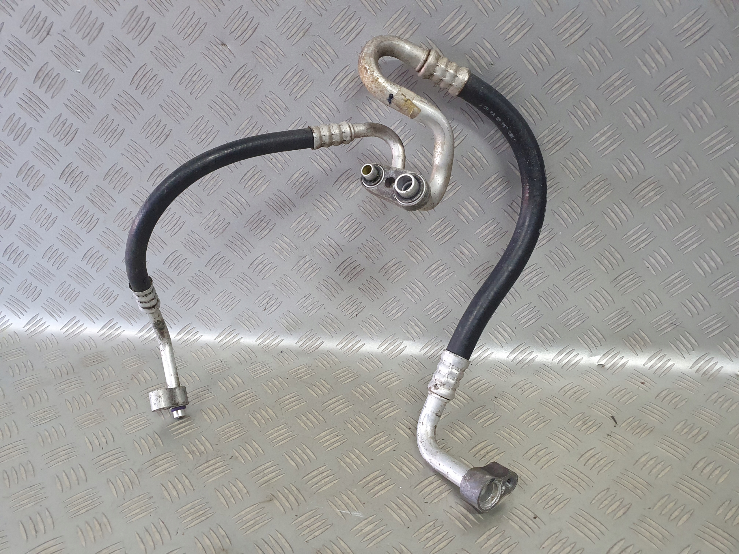 ТРУБОПРОВОД КОНДИЦИОНЕРА OPEL ASTRA H 2.0 TURBO