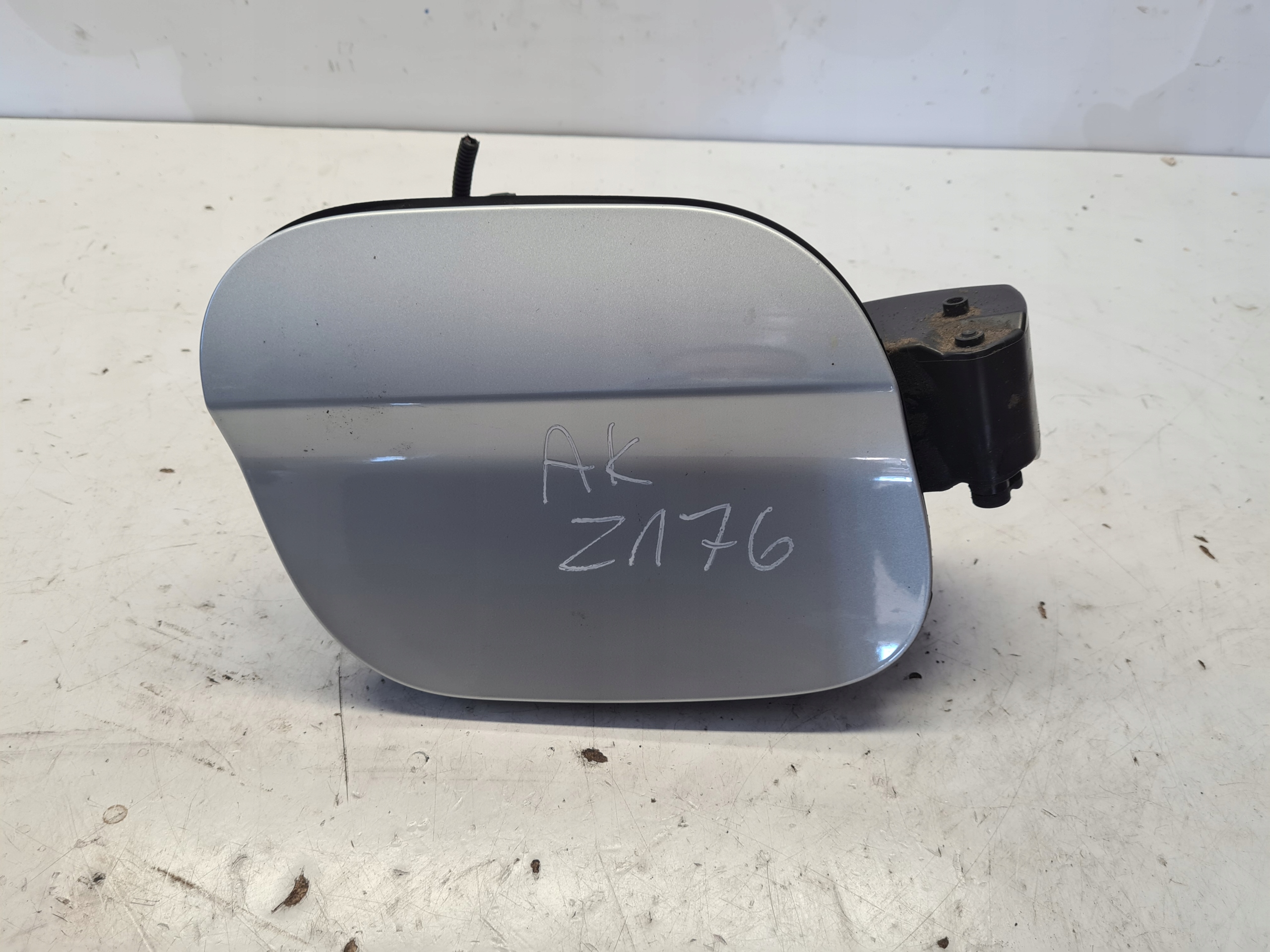 OPEL ASTRA K KLAPKA Tankklappe DIESEL ADBLUE Z176