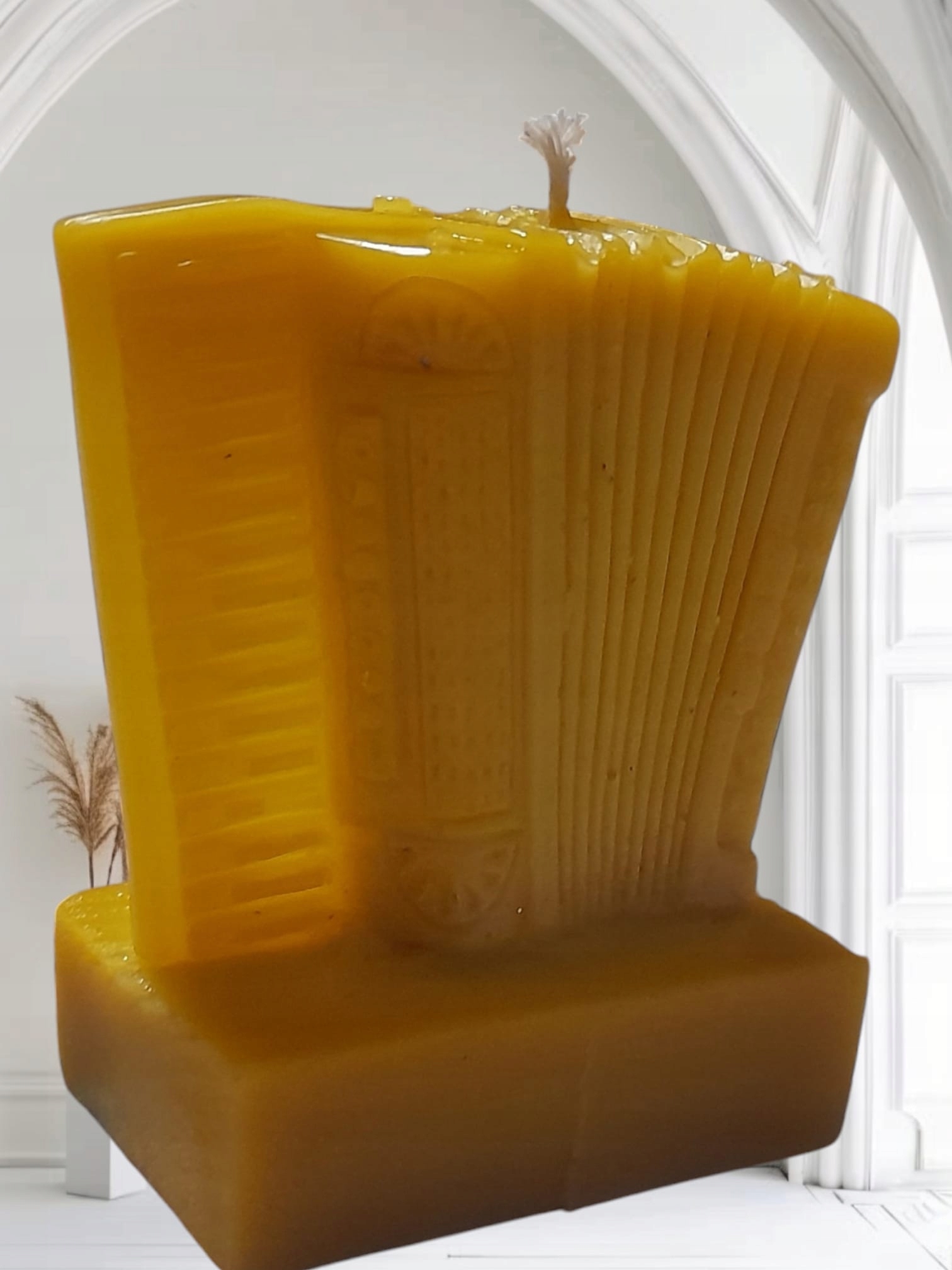 Akordeon z přírodního vosku, figurka Svíčka